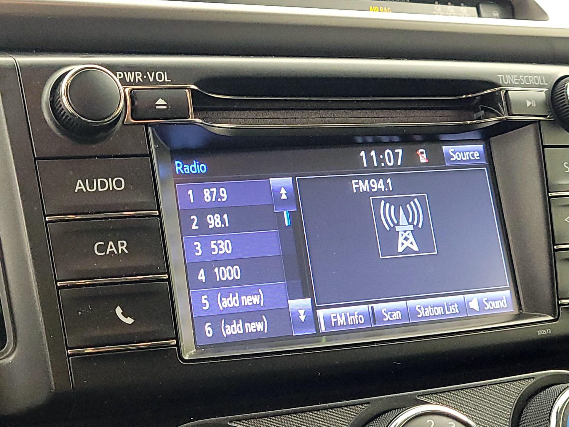 Thumbnail: 2018 Toyota RAV4 - 15