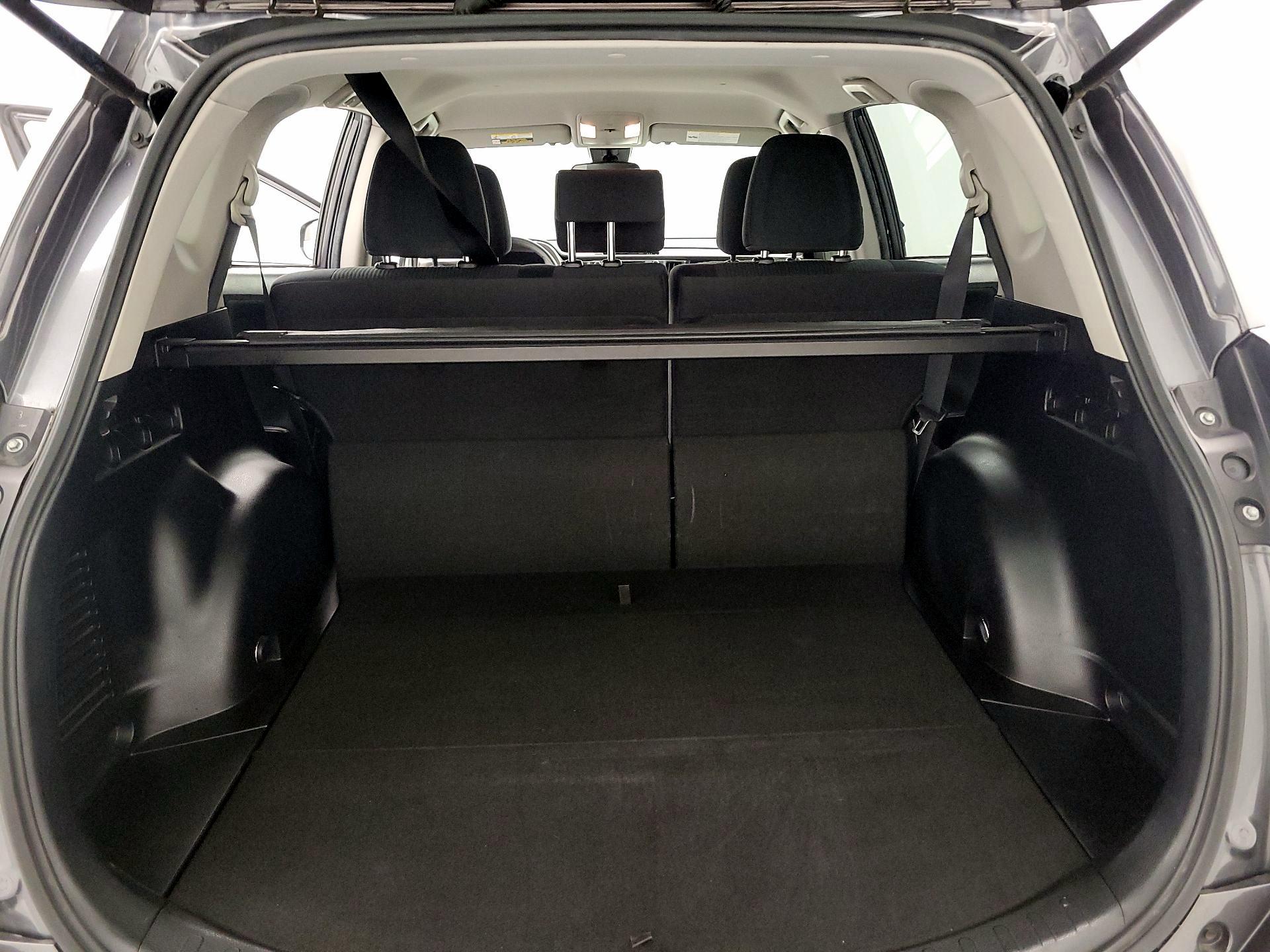 Thumbnail: 2018 Toyota RAV4 - 20