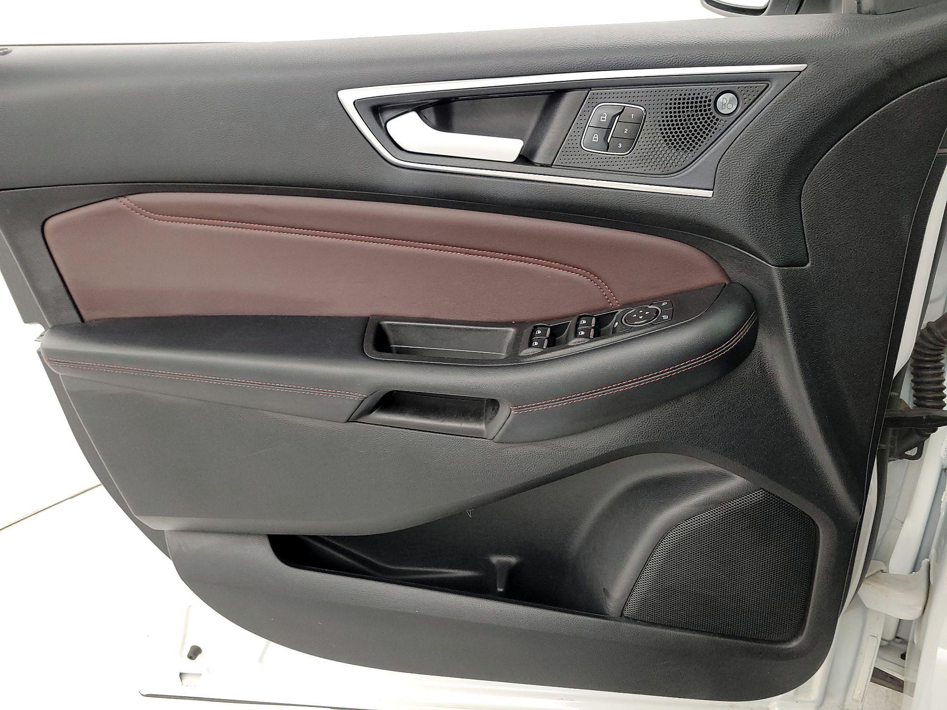 Thumbnail: 2020 Ford Edge - 12