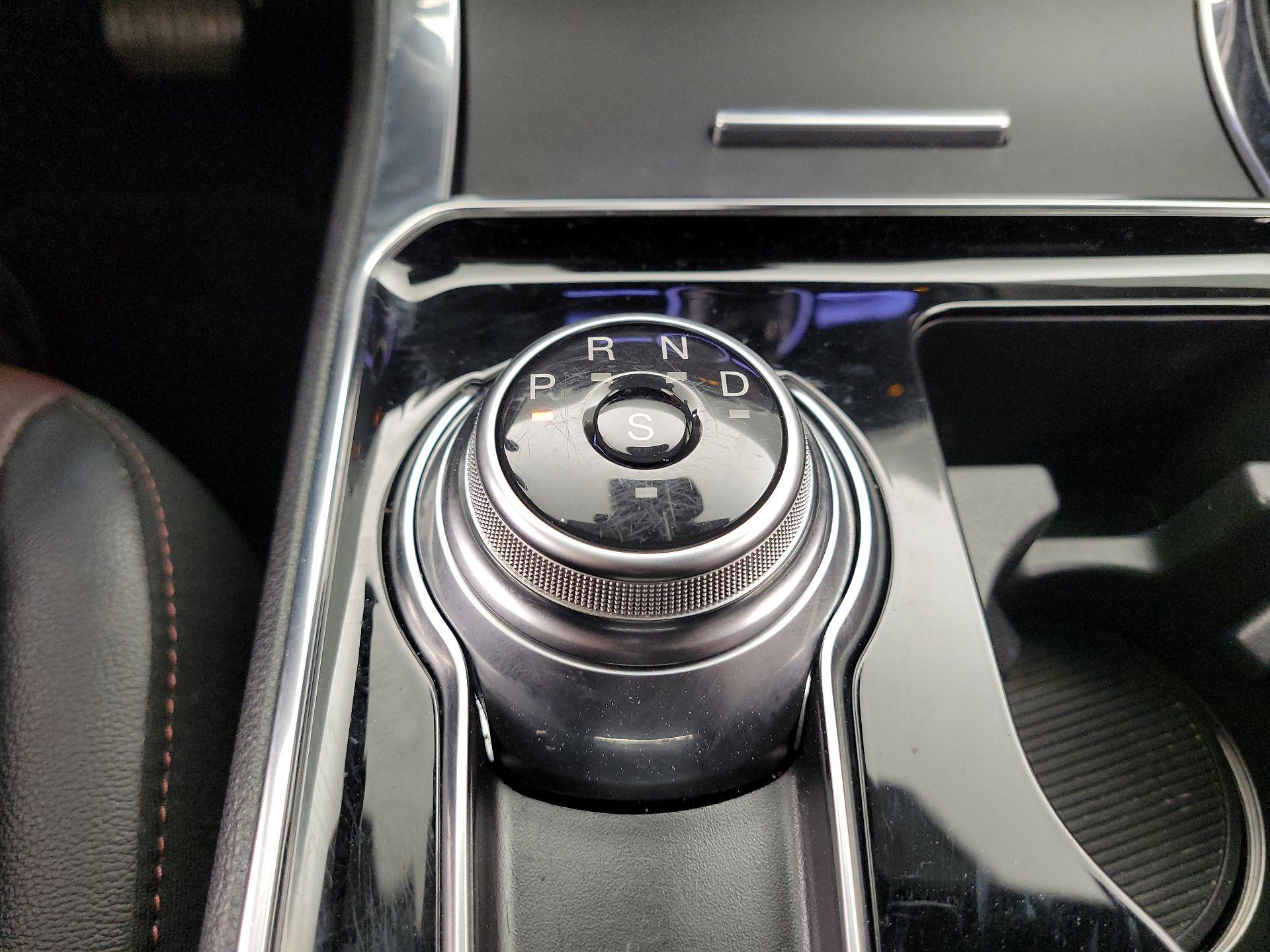 Thumbnail: 2020 Ford Edge - 18