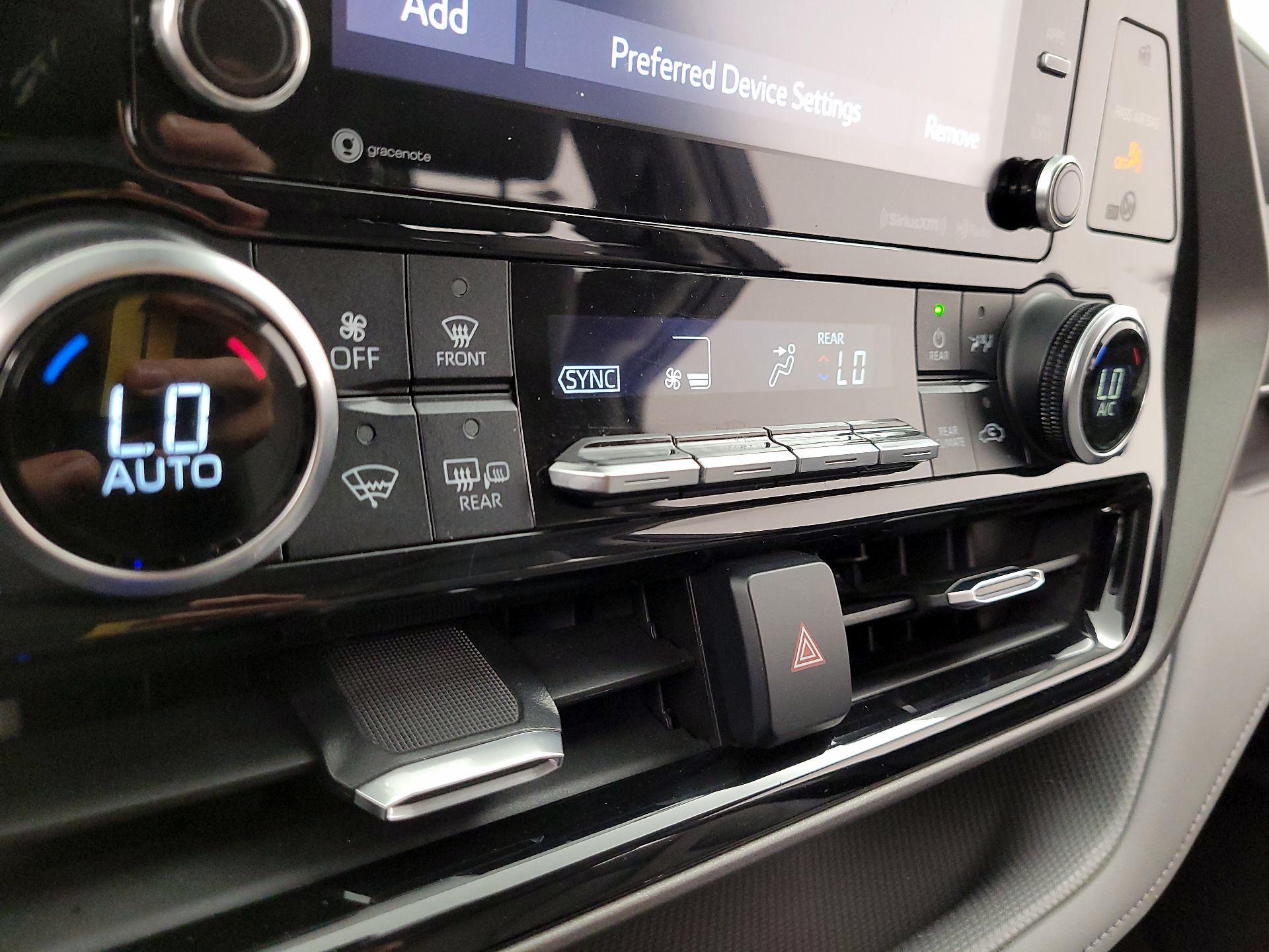 Thumbnail: 2020 Toyota Highlander - 16
