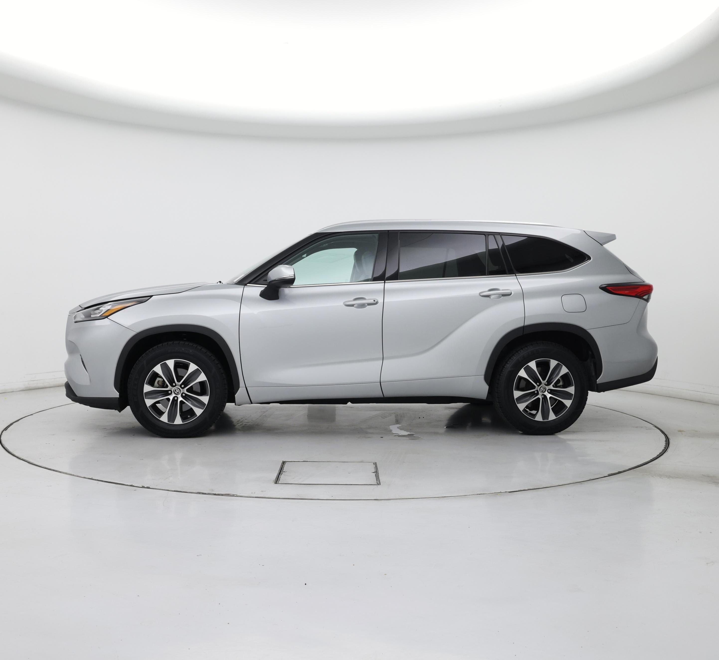 Thumbnail: 2020 Toyota Highlander - 3
