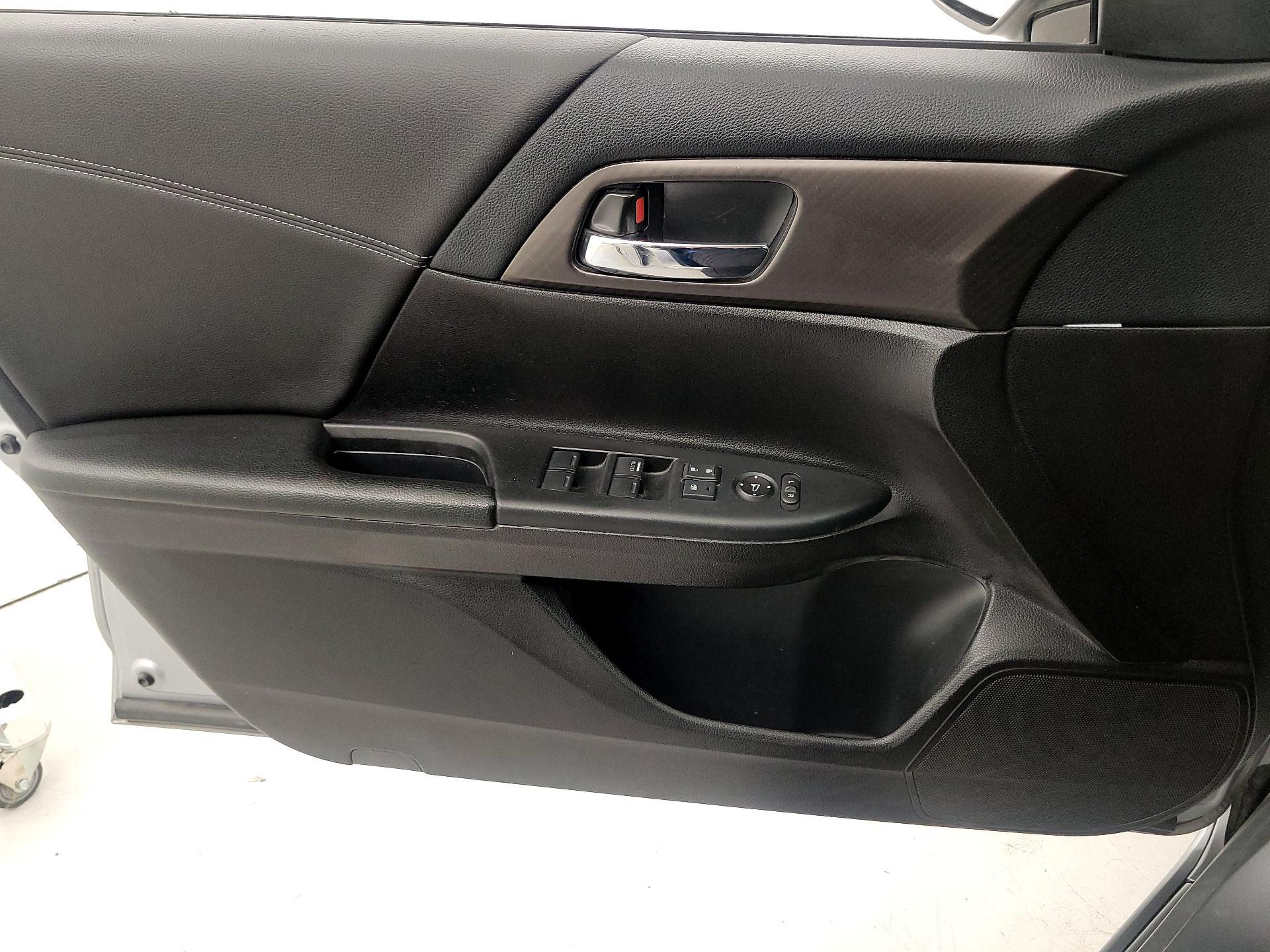 Thumbnail: 2016 Honda Accord - 12