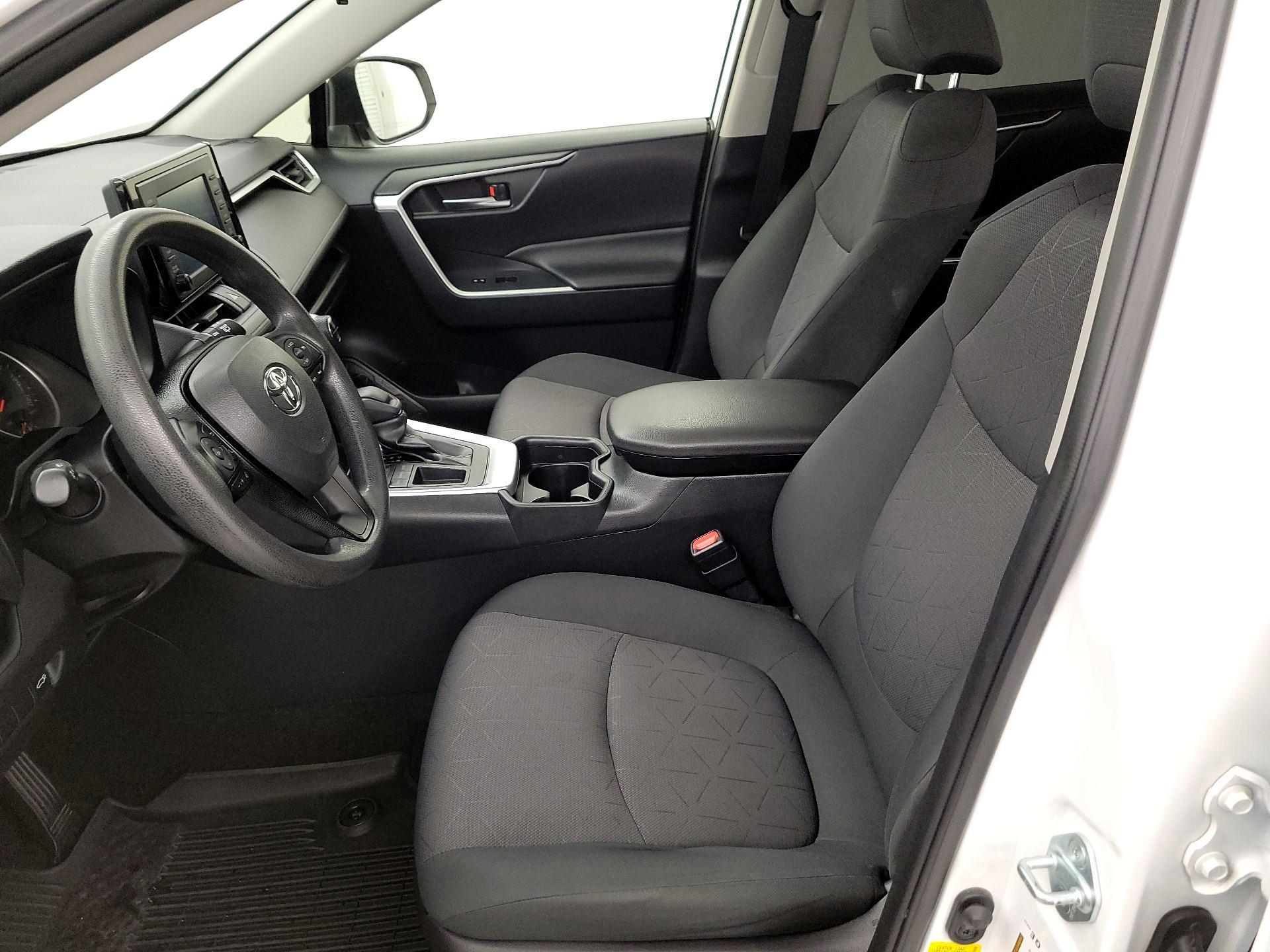 Thumbnail: 2019 Toyota RAV4 - 11