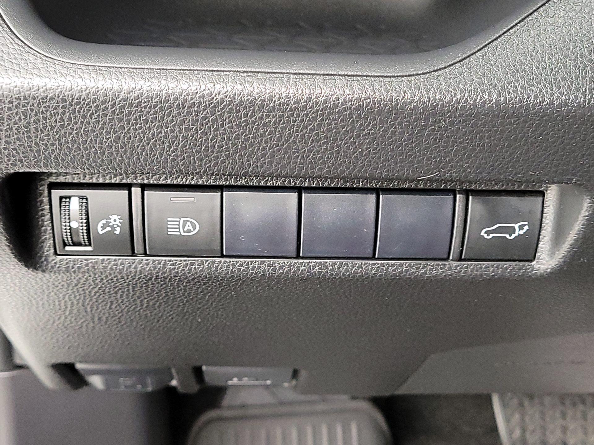 Thumbnail: 2019 Toyota RAV4 - 13