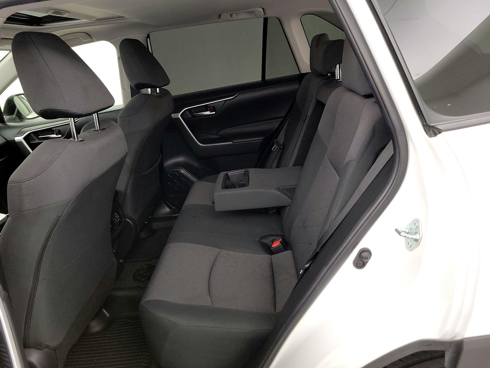 Thumbnail: 2019 Toyota RAV4 - 20