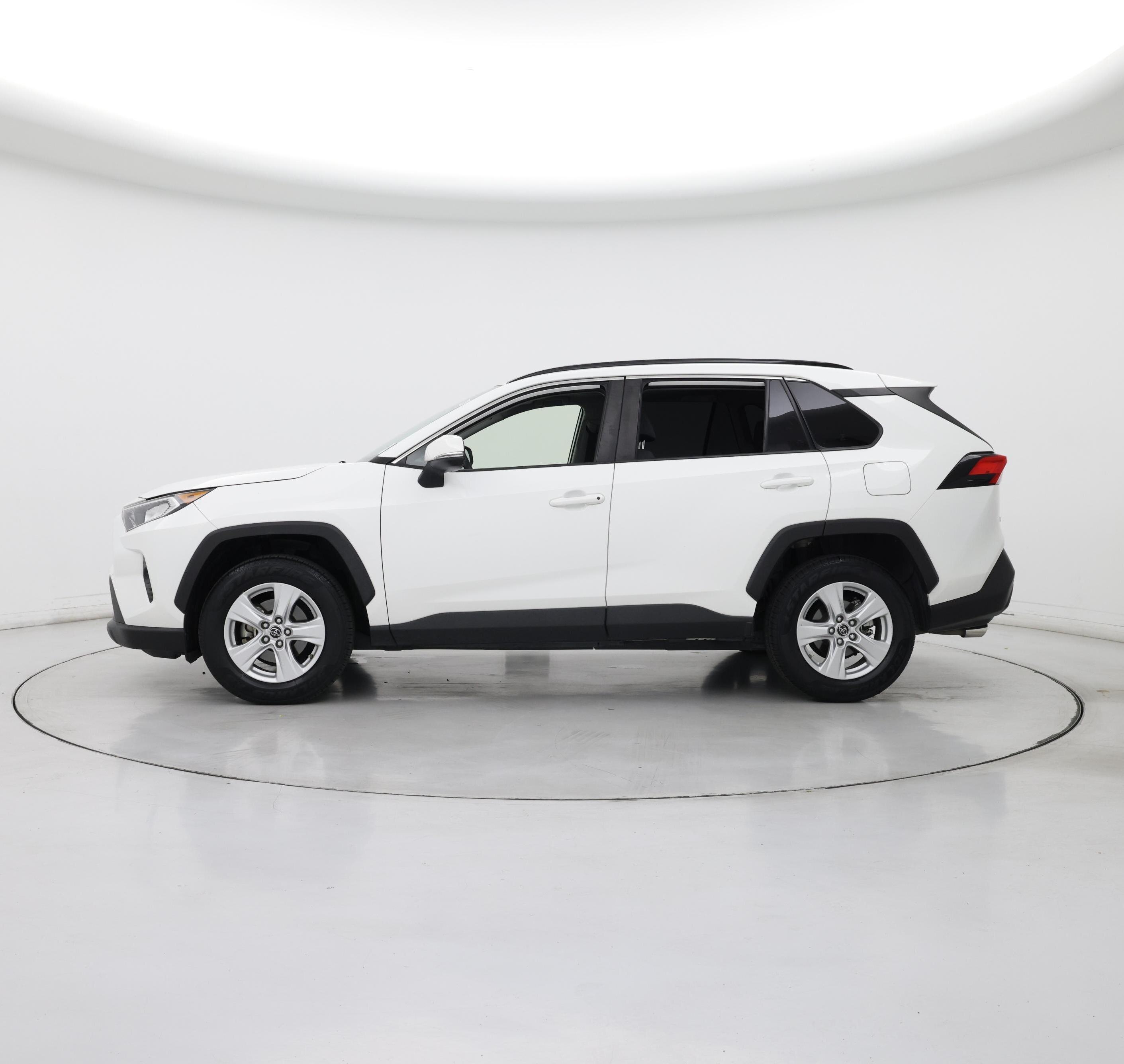 Thumbnail: 2019 Toyota RAV4 - 3