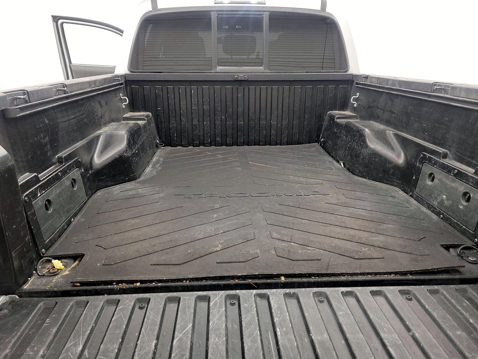 Thumbnail: 2017 Toyota Tacoma - 19