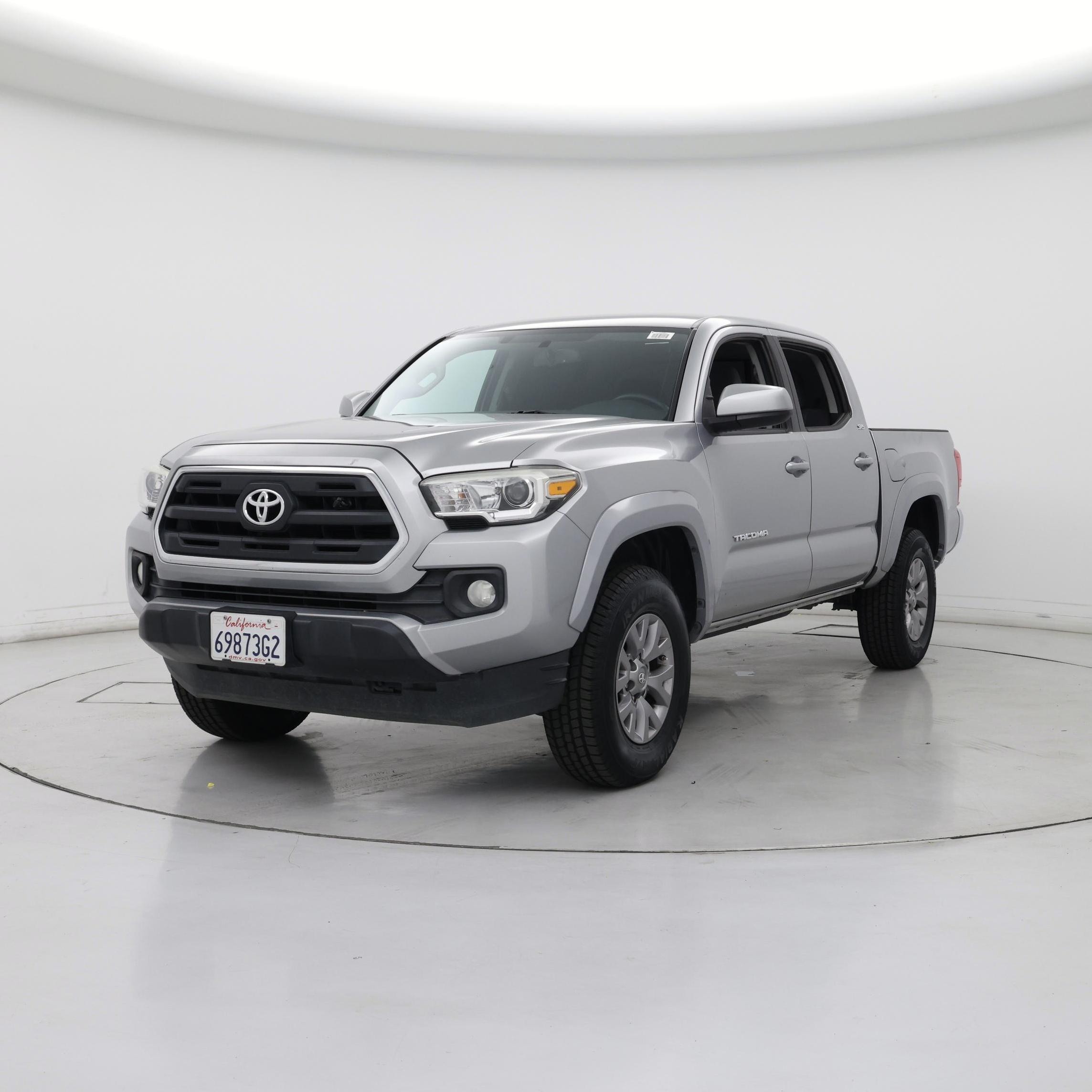 Thumbnail: 2017 Toyota Tacoma - 4