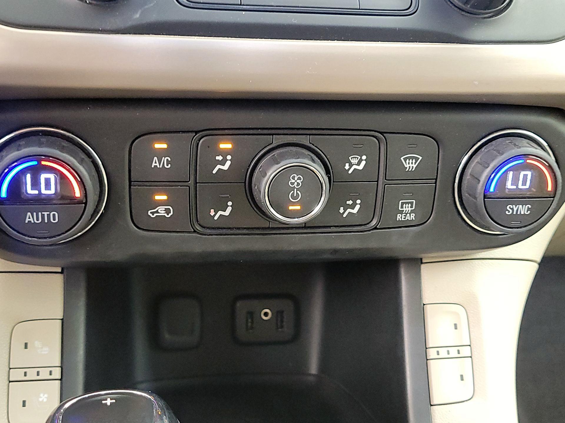 Thumbnail: 2017 GMC Acadia - 17