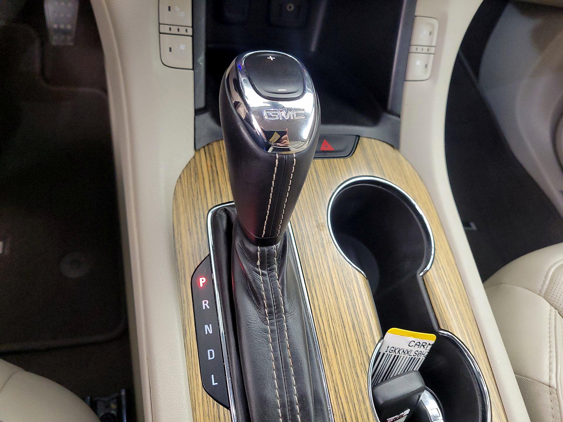 Thumbnail: 2017 GMC Acadia - 18