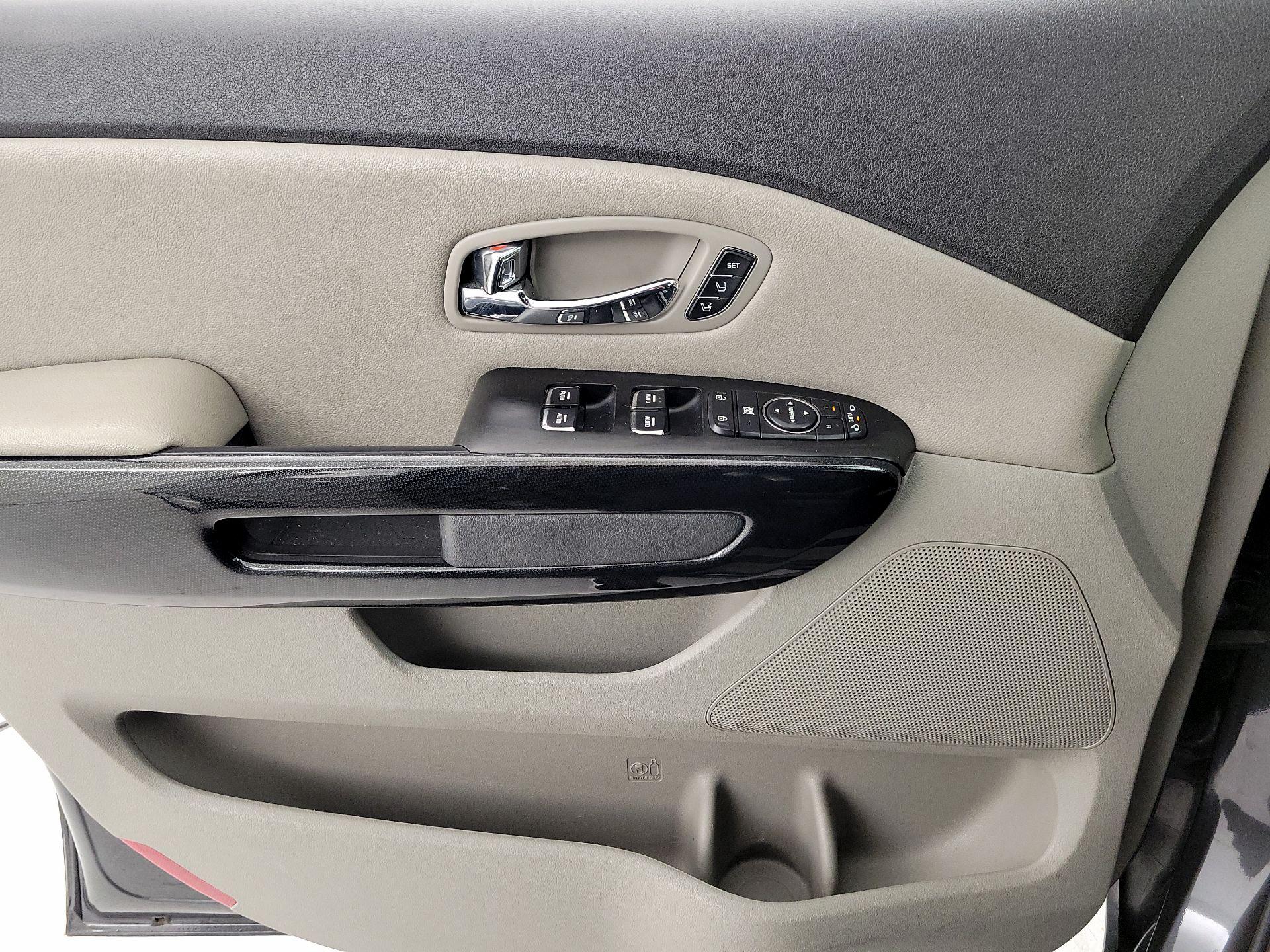 Thumbnail: 2018 Kia Sedona - 12