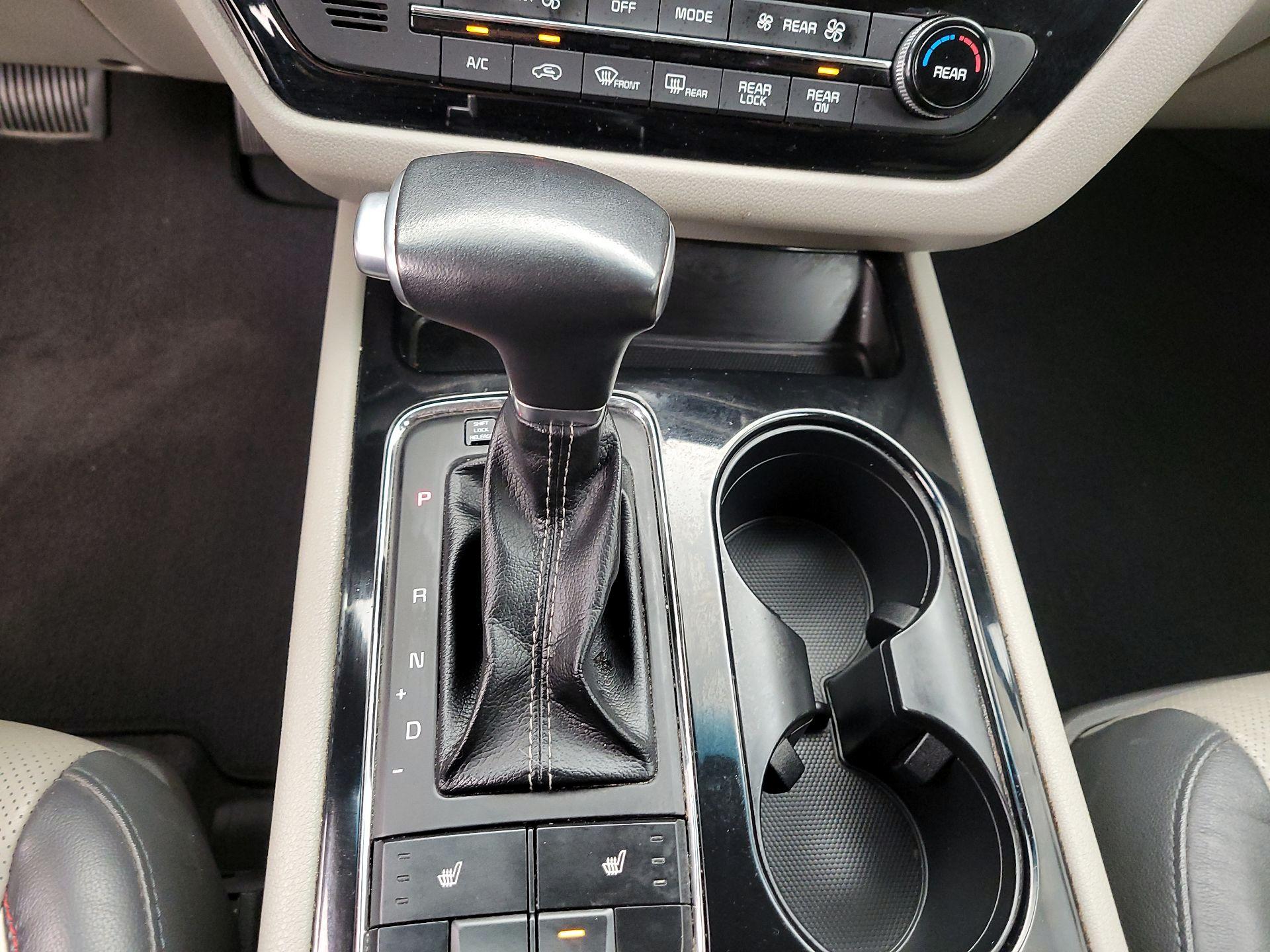 Thumbnail: 2018 Kia Sedona - 17