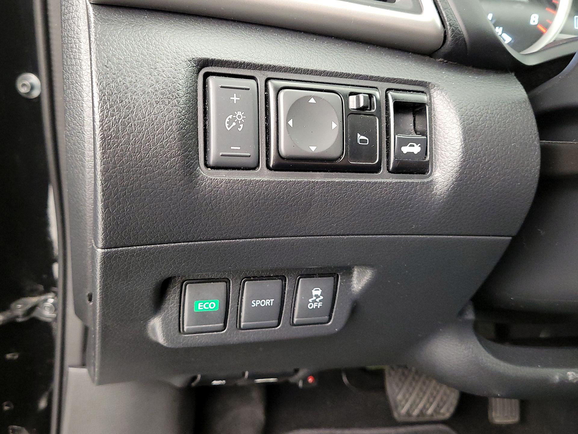 Thumbnail: 2018 Nissan Sentra - 13