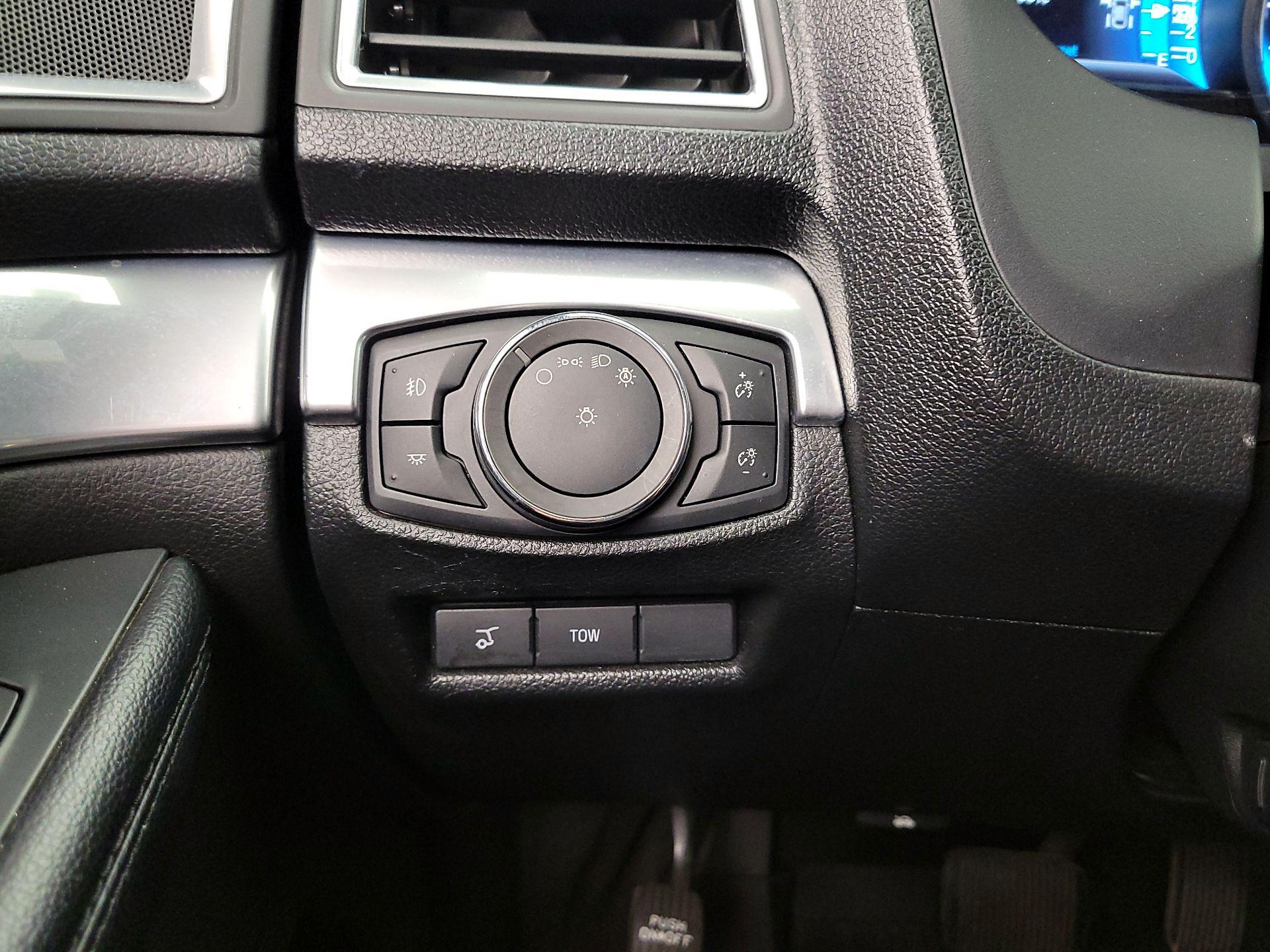Thumbnail: 2017 Ford Explorer - 13