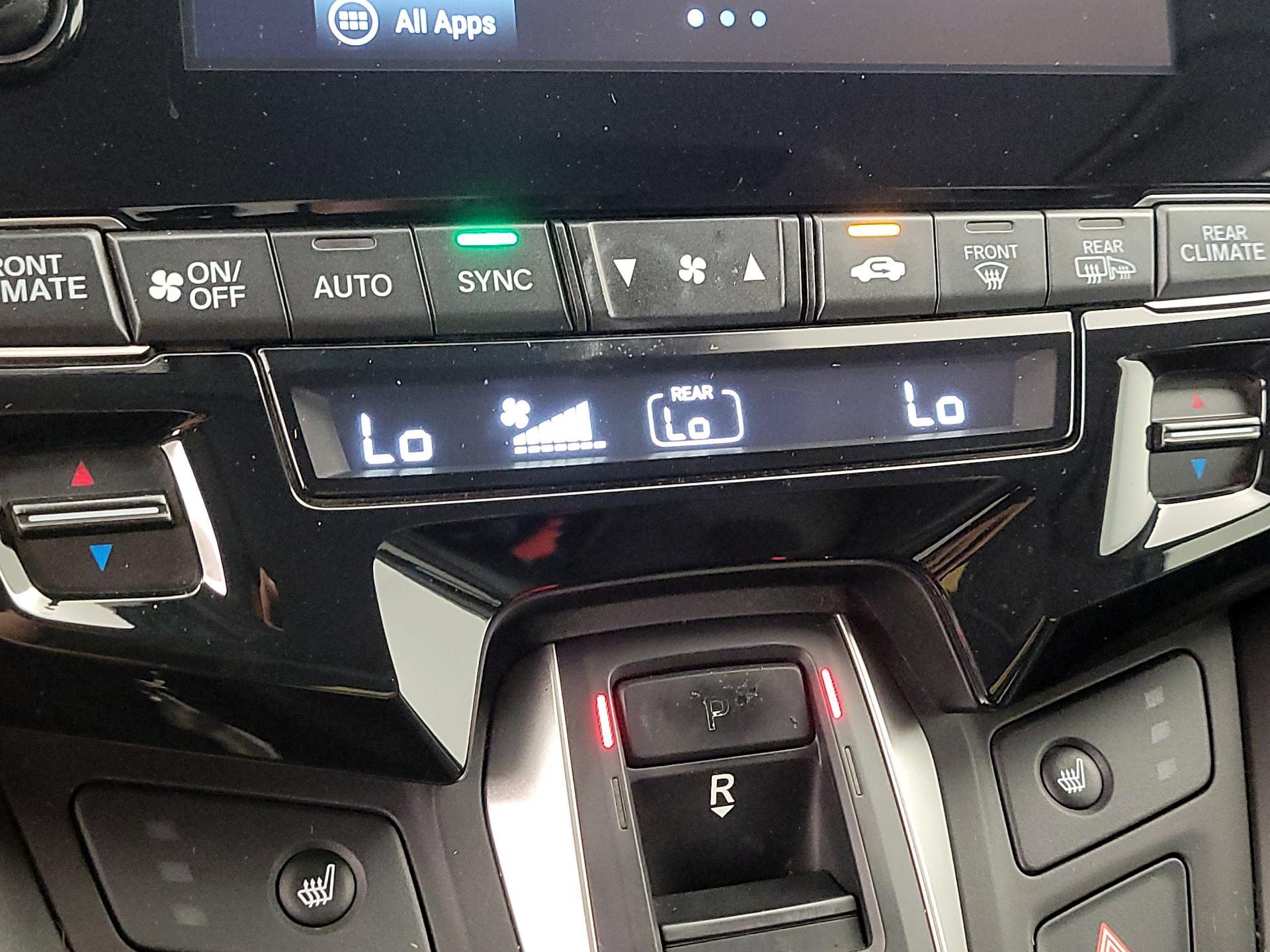 Thumbnail: 2019 Honda Odyssey - 16