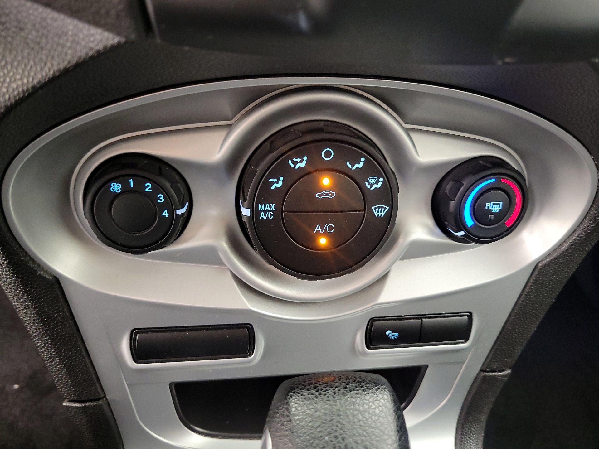 Thumbnail: 2018 Ford Fiesta - 15