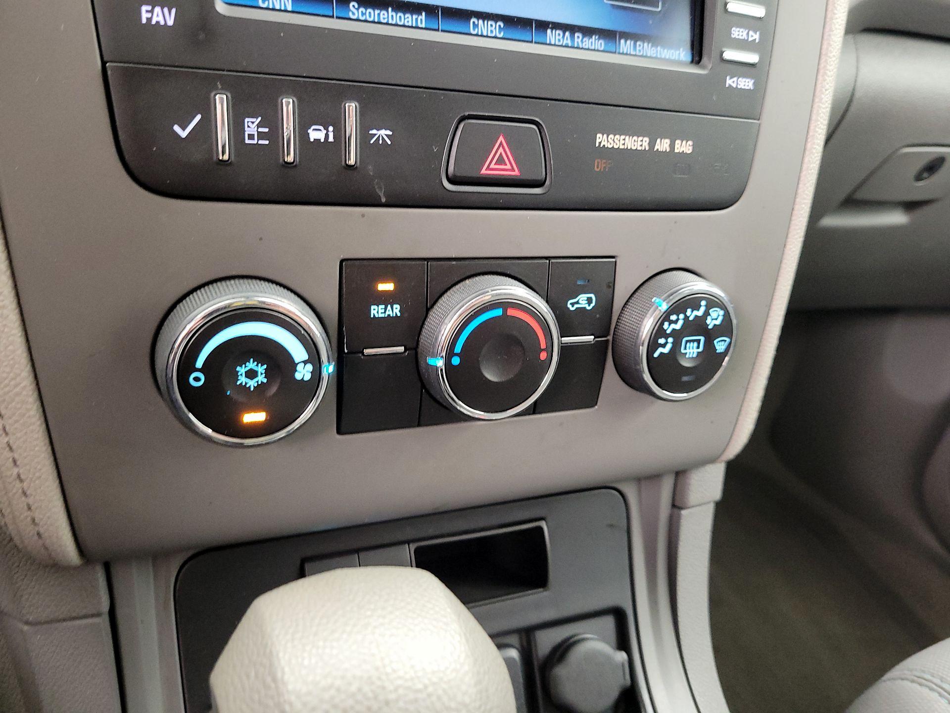Thumbnail: 2016 Chevrolet Traverse - 16