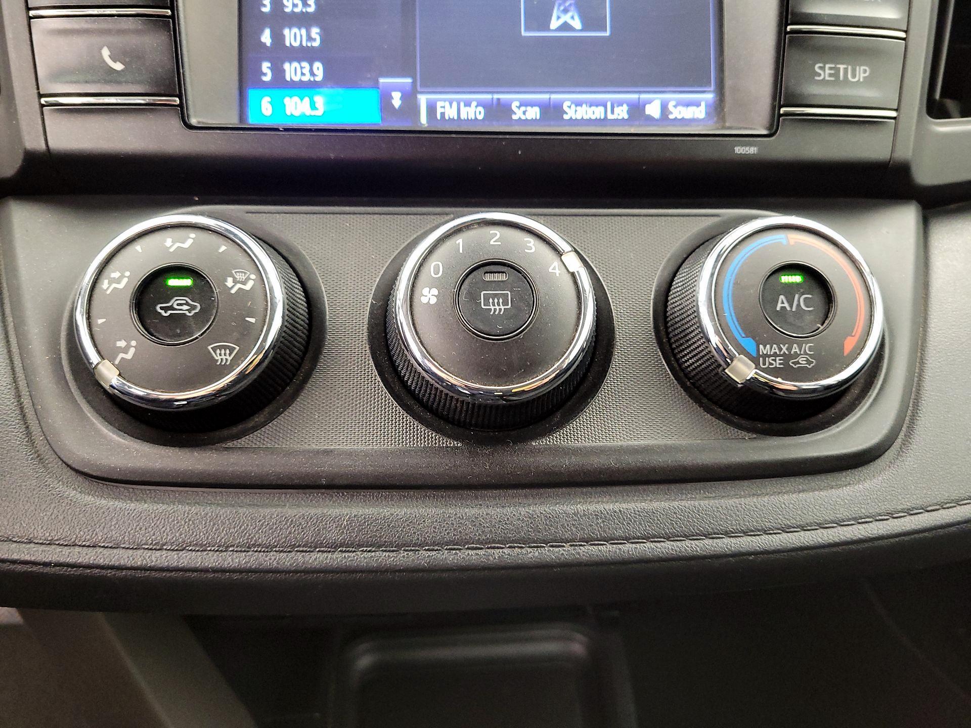 Thumbnail: 2018 Toyota RAV4 - 16