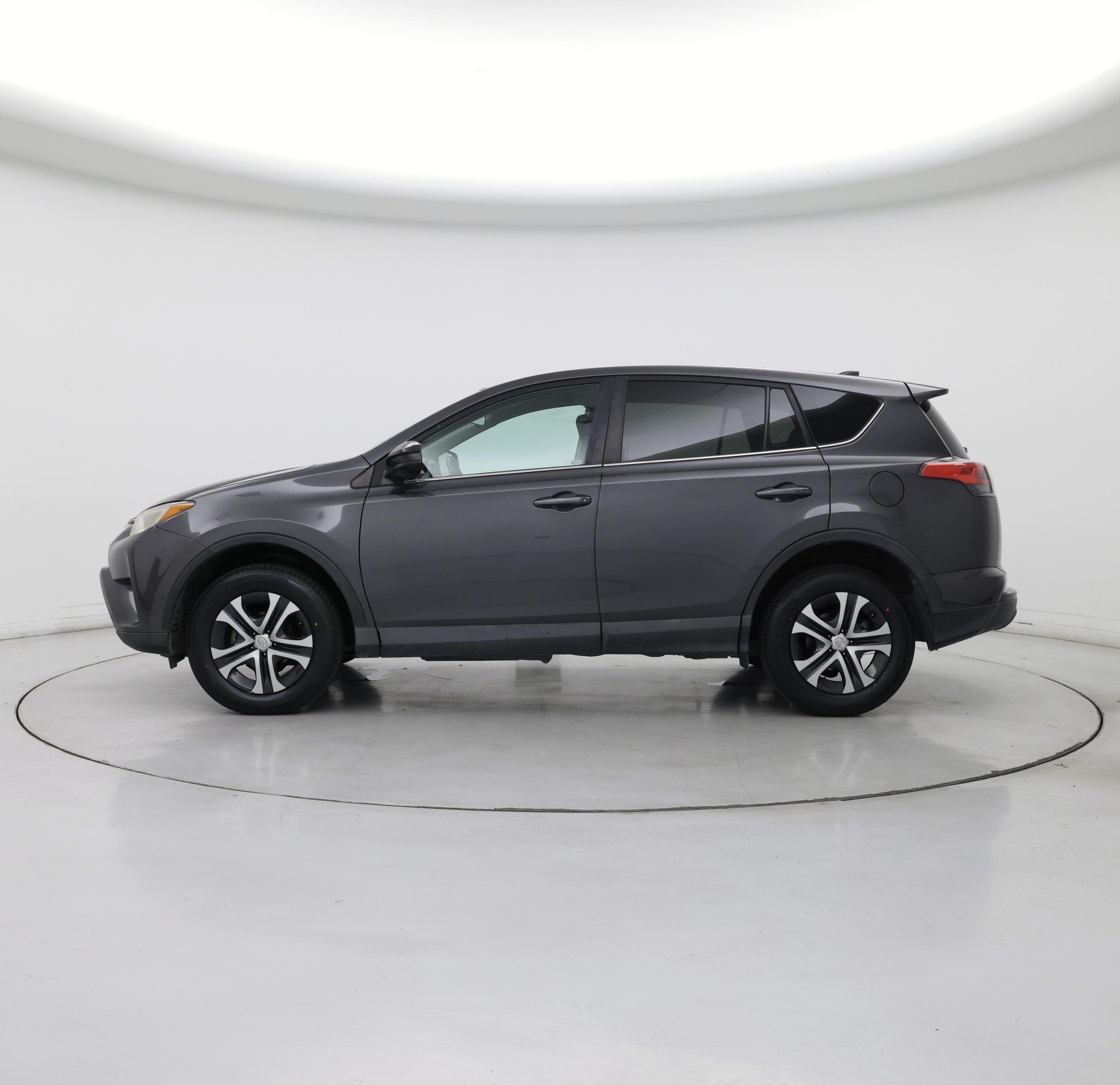 Thumbnail: 2018 Toyota RAV4 - 3