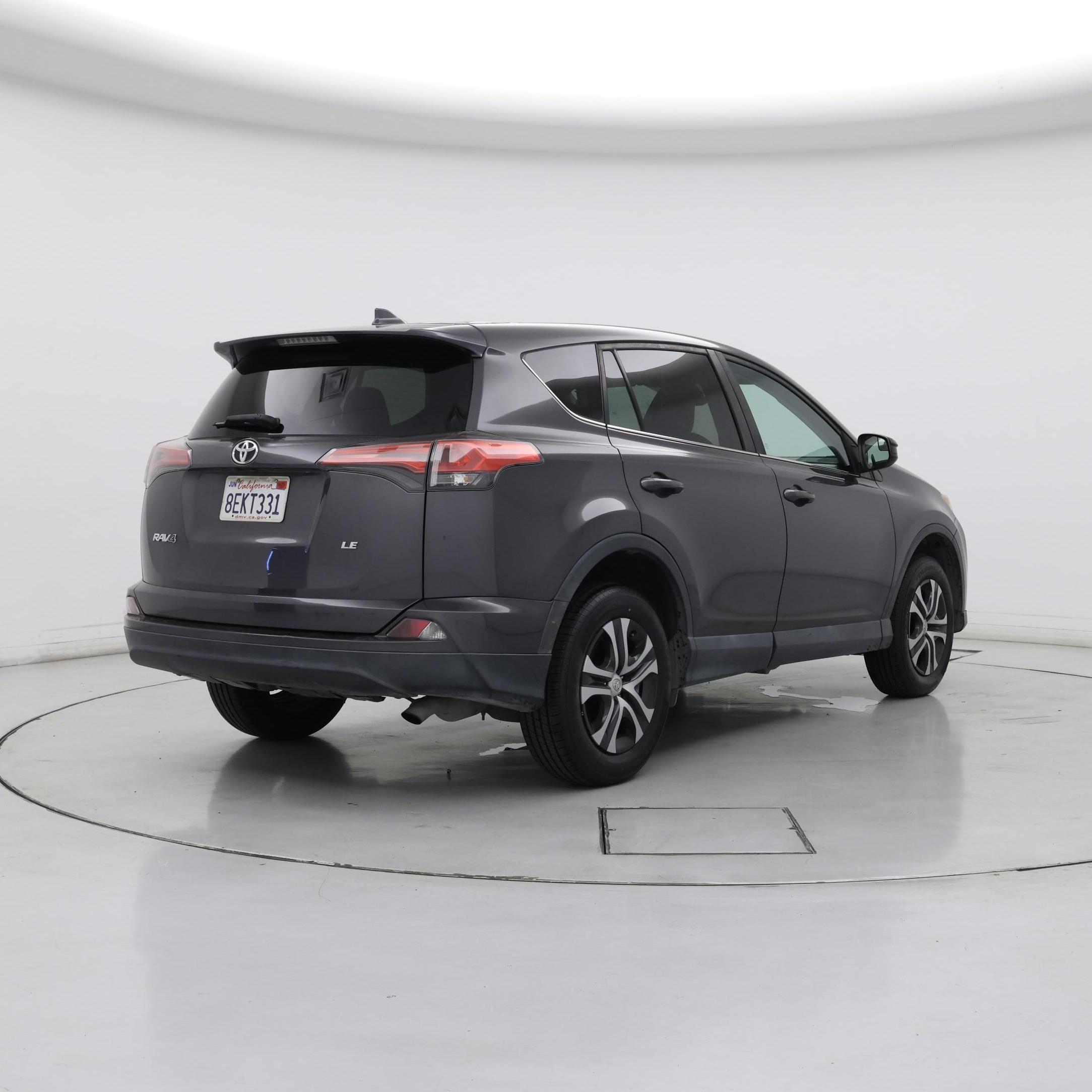 Thumbnail: 2018 Toyota RAV4 - 8