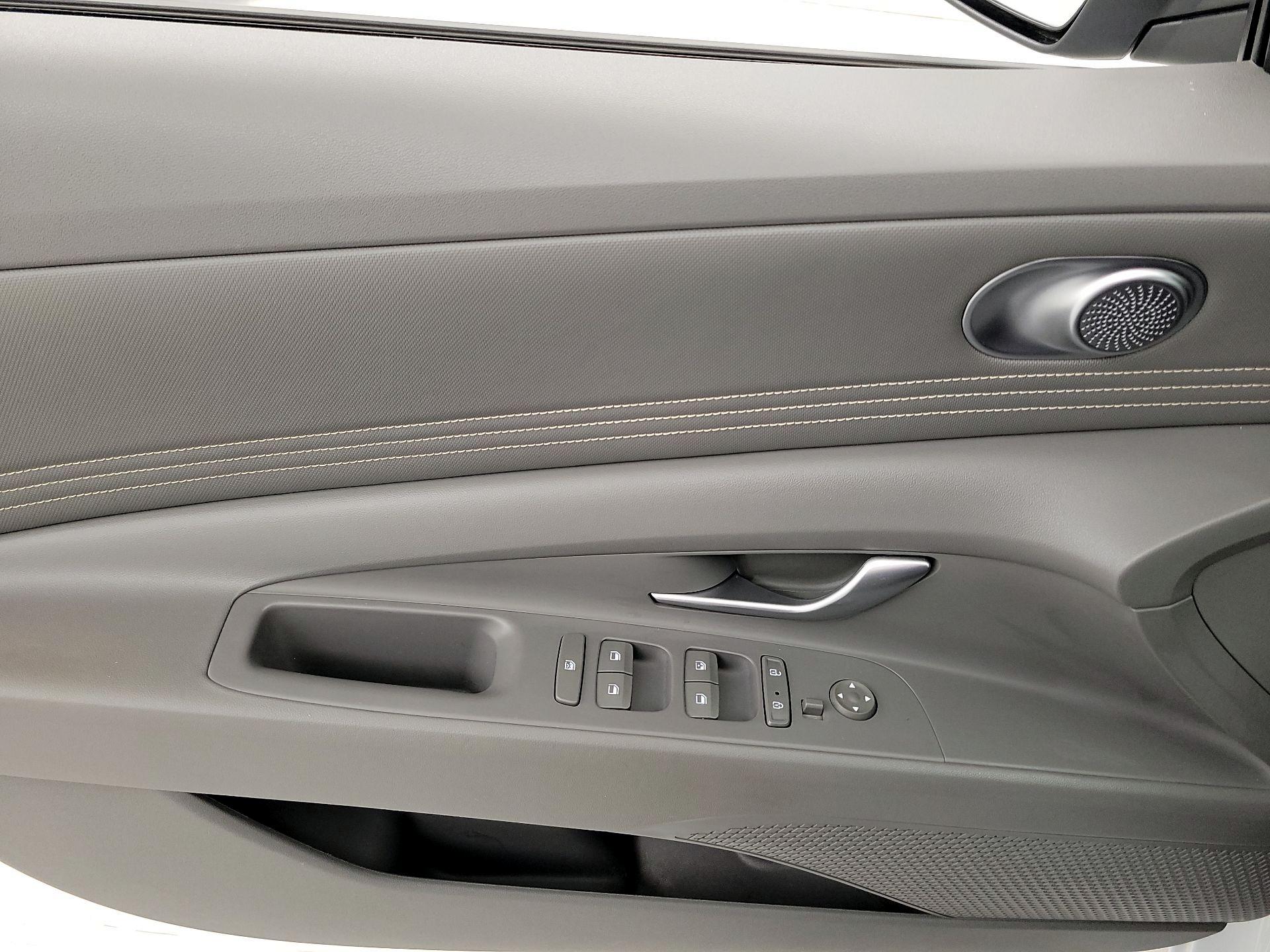 Thumbnail: 2023 Hyundai Elantra - 12