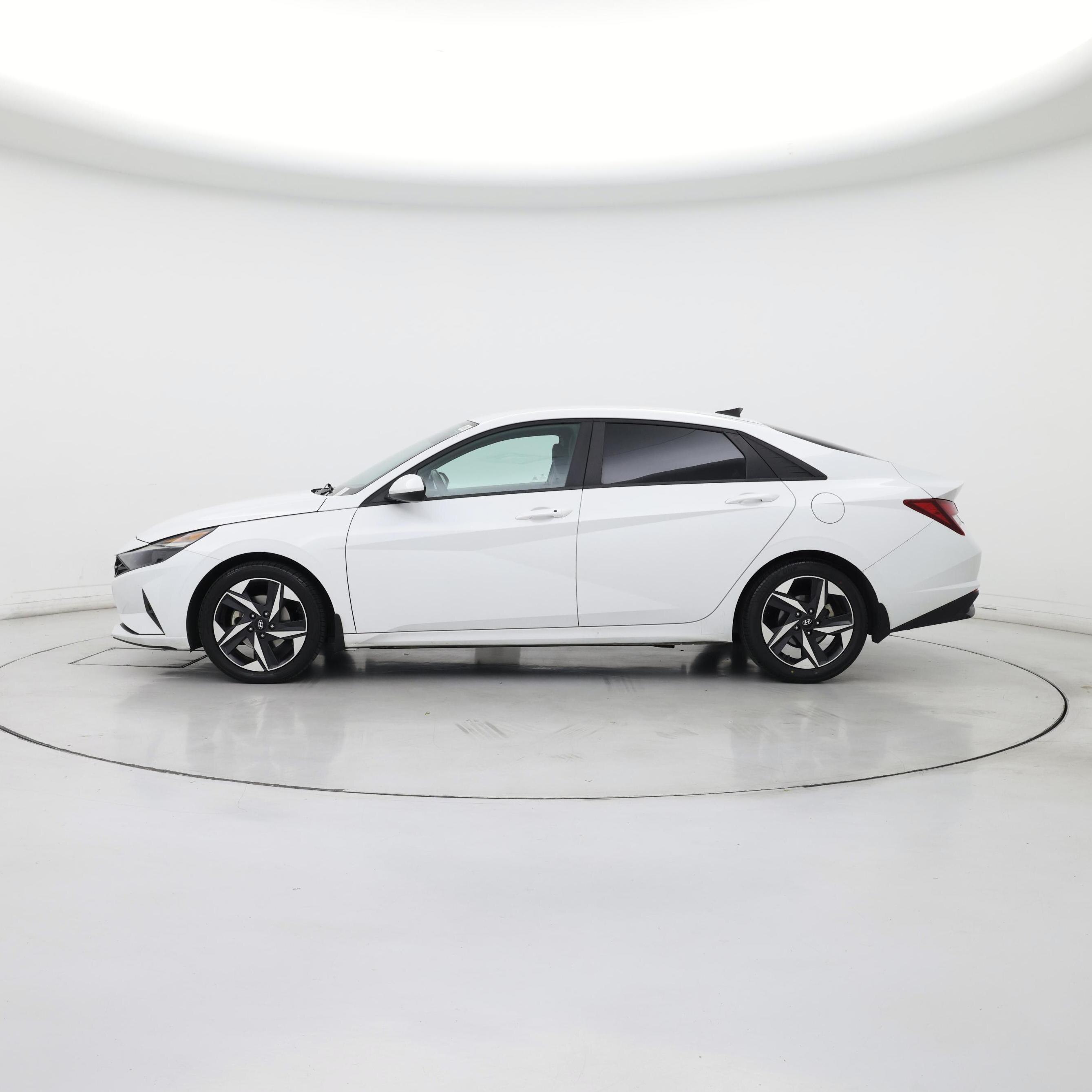 Thumbnail: 2023 Hyundai Elantra - 3