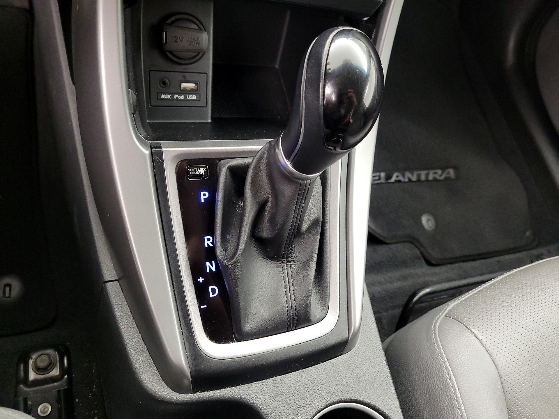 Thumbnail: 2014 Hyundai Elantra - 17