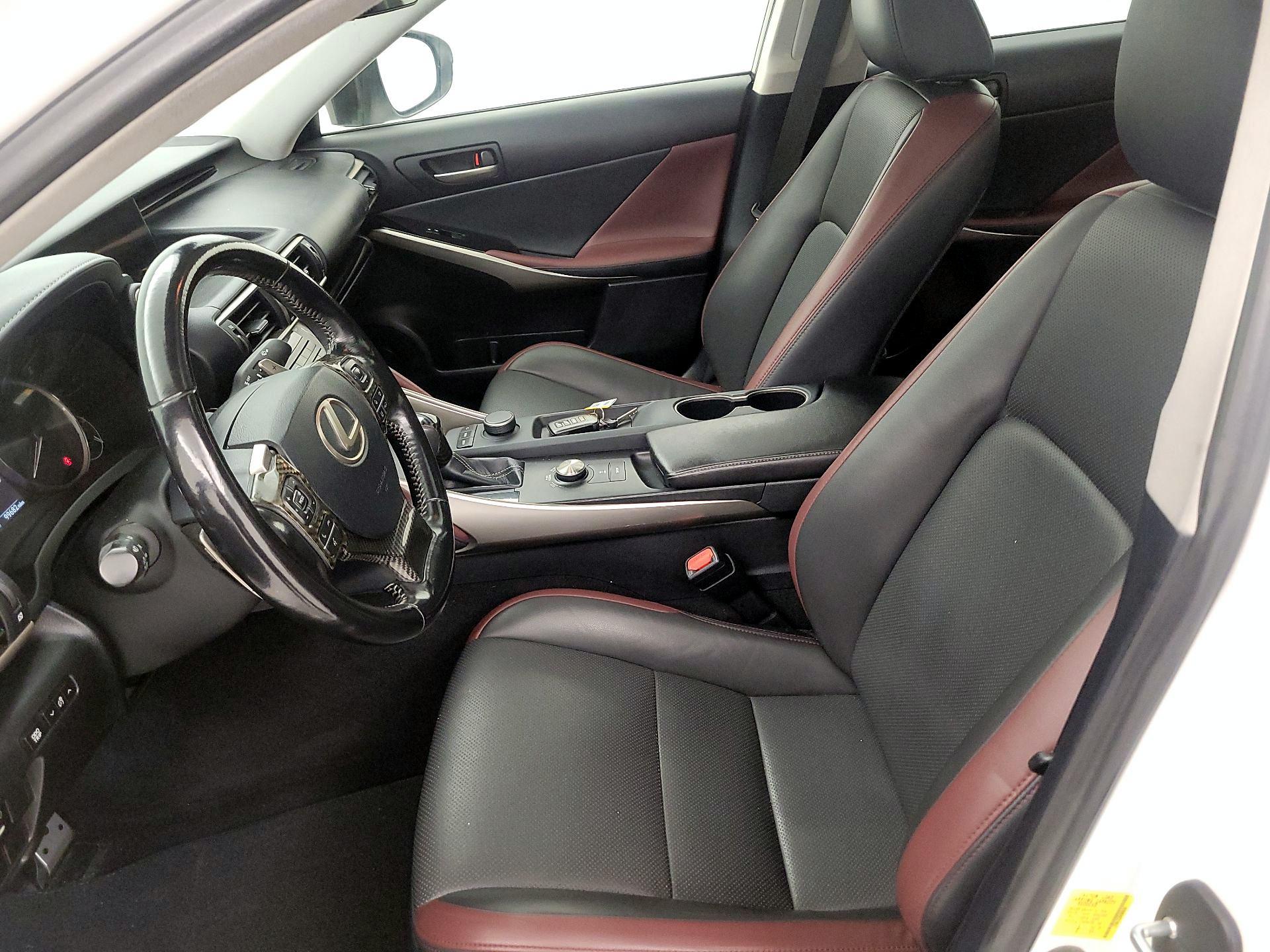Thumbnail: 2017 Lexus IS - 11