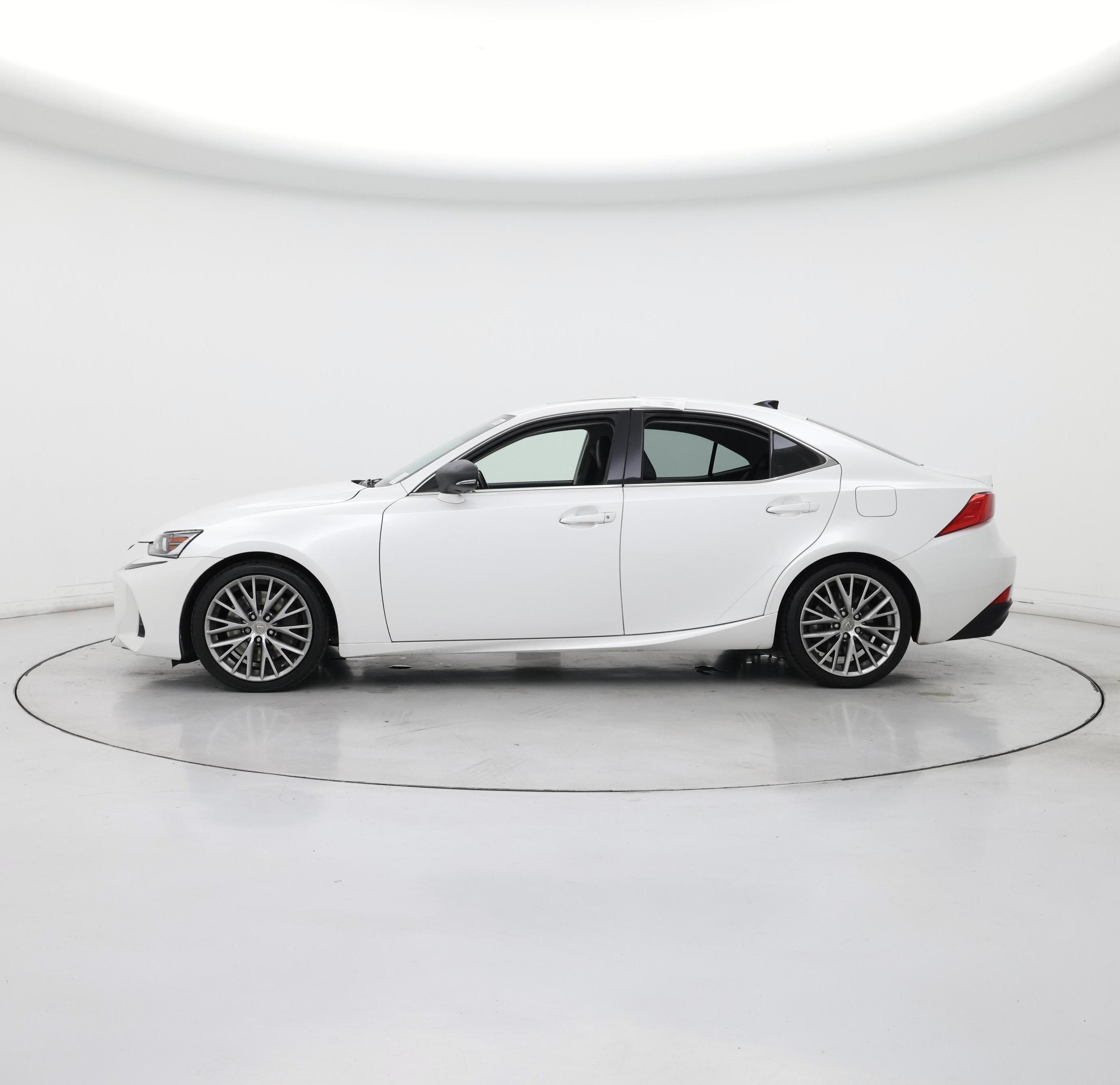 Thumbnail: 2017 Lexus IS - 3