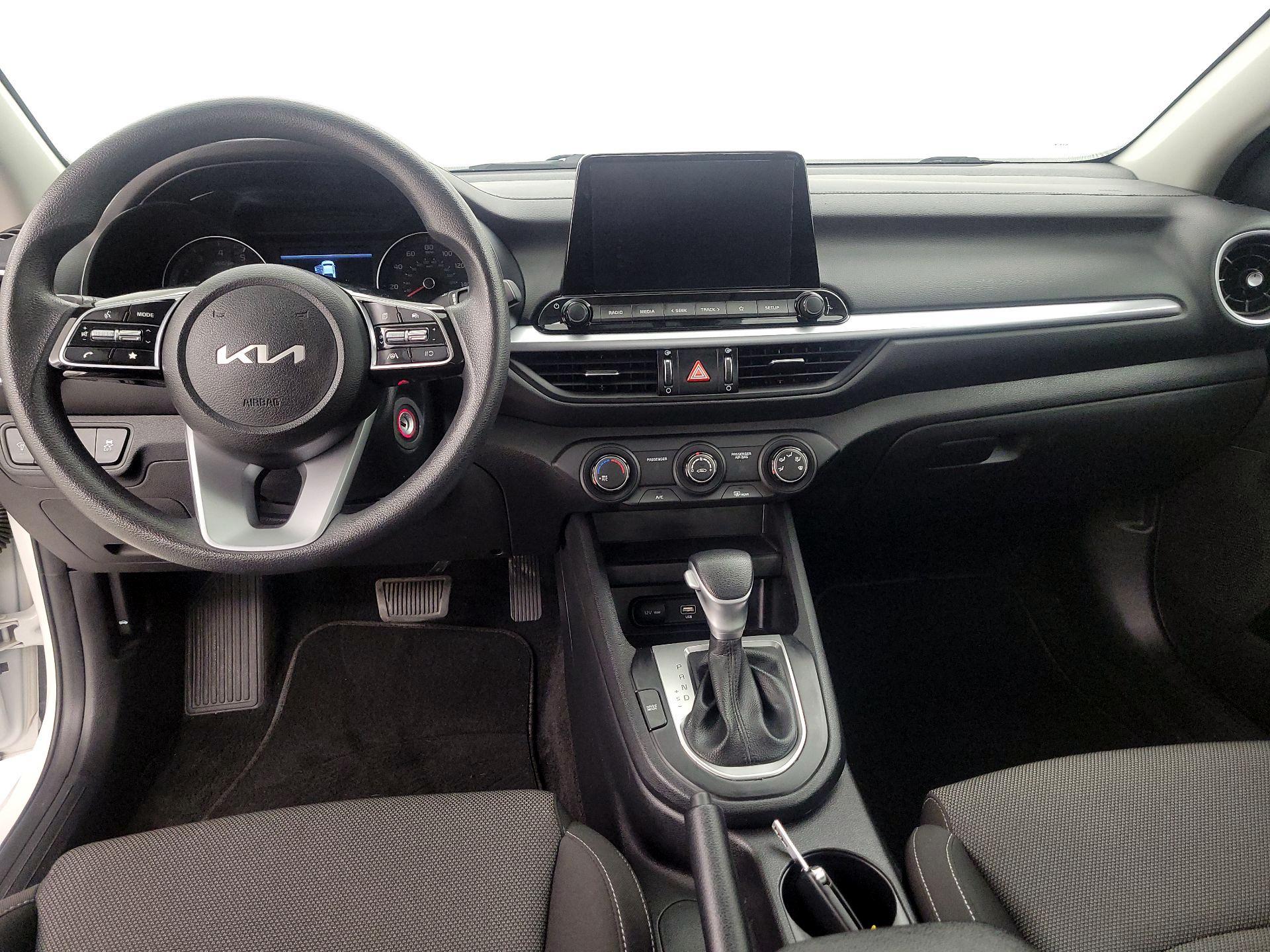Thumbnail: 2022 Kia Forte - 9