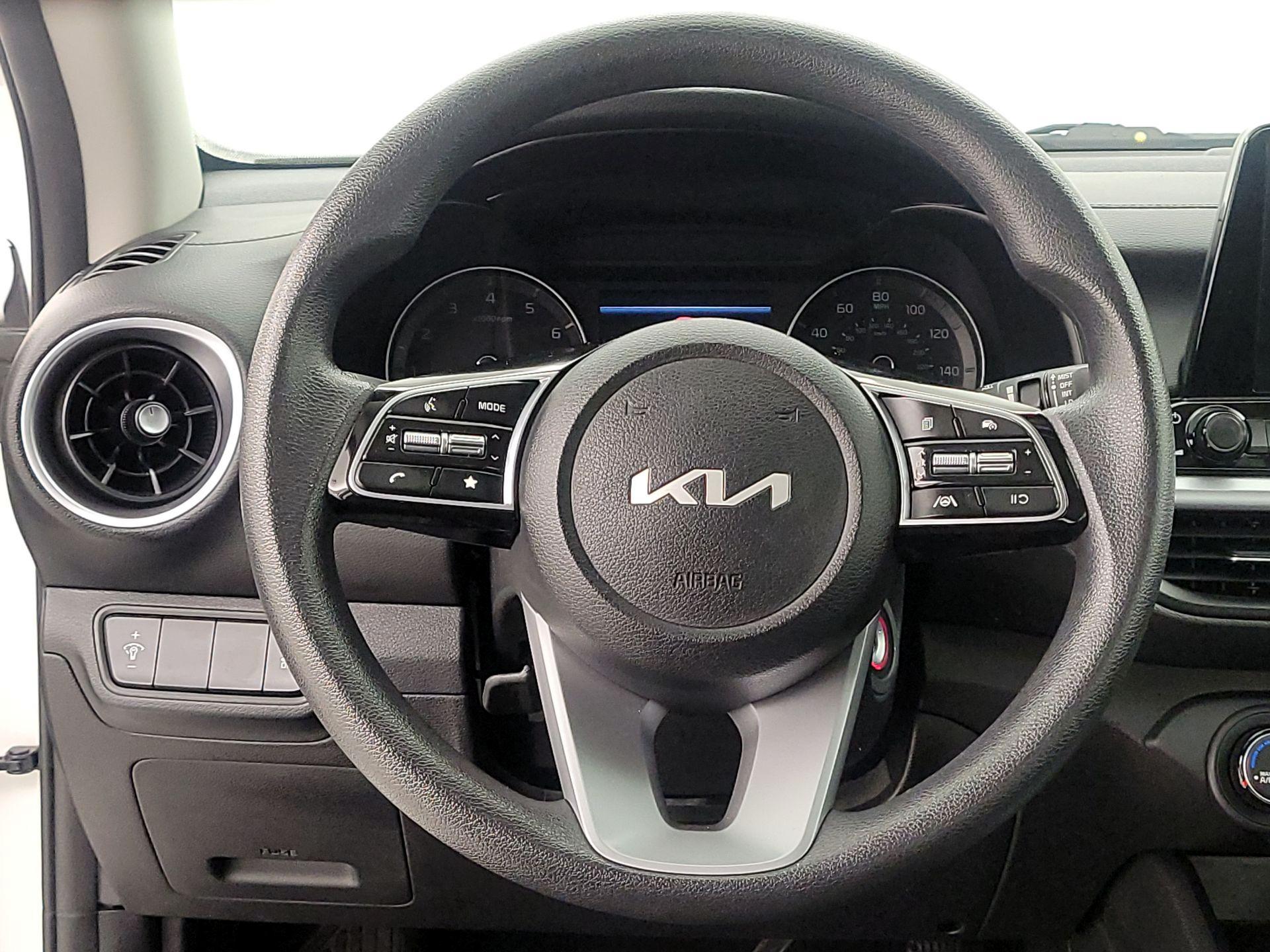 Thumbnail: 2022 Kia Forte - 10