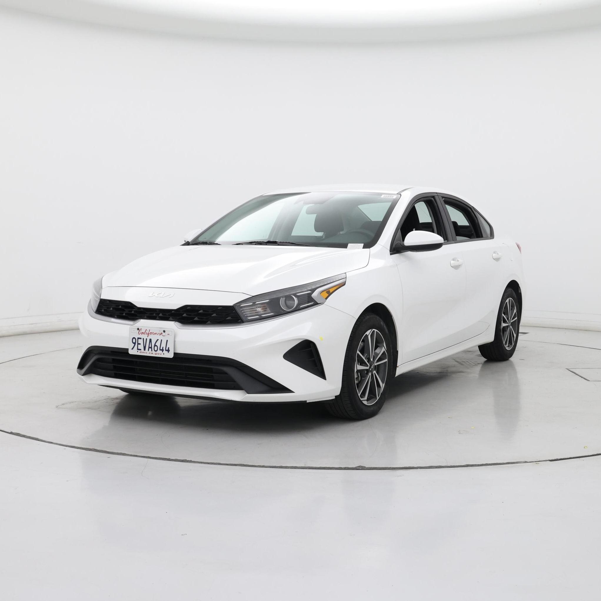 Thumbnail: 2022 Kia Forte - 4