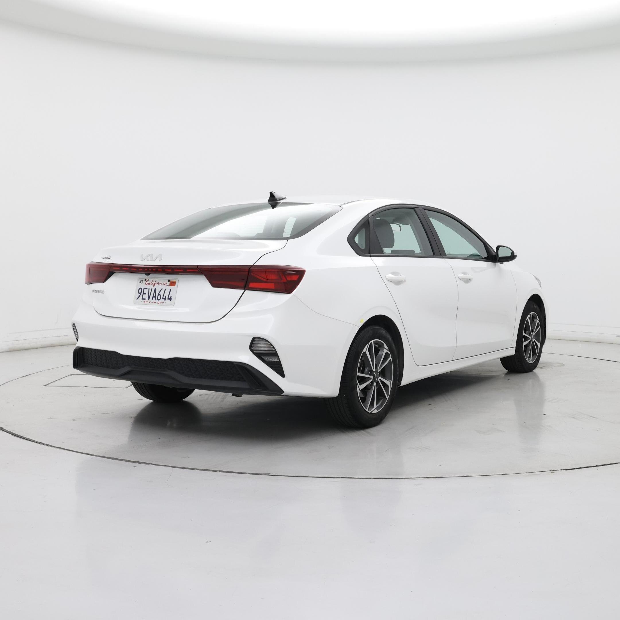 Thumbnail: 2022 Kia Forte - 8