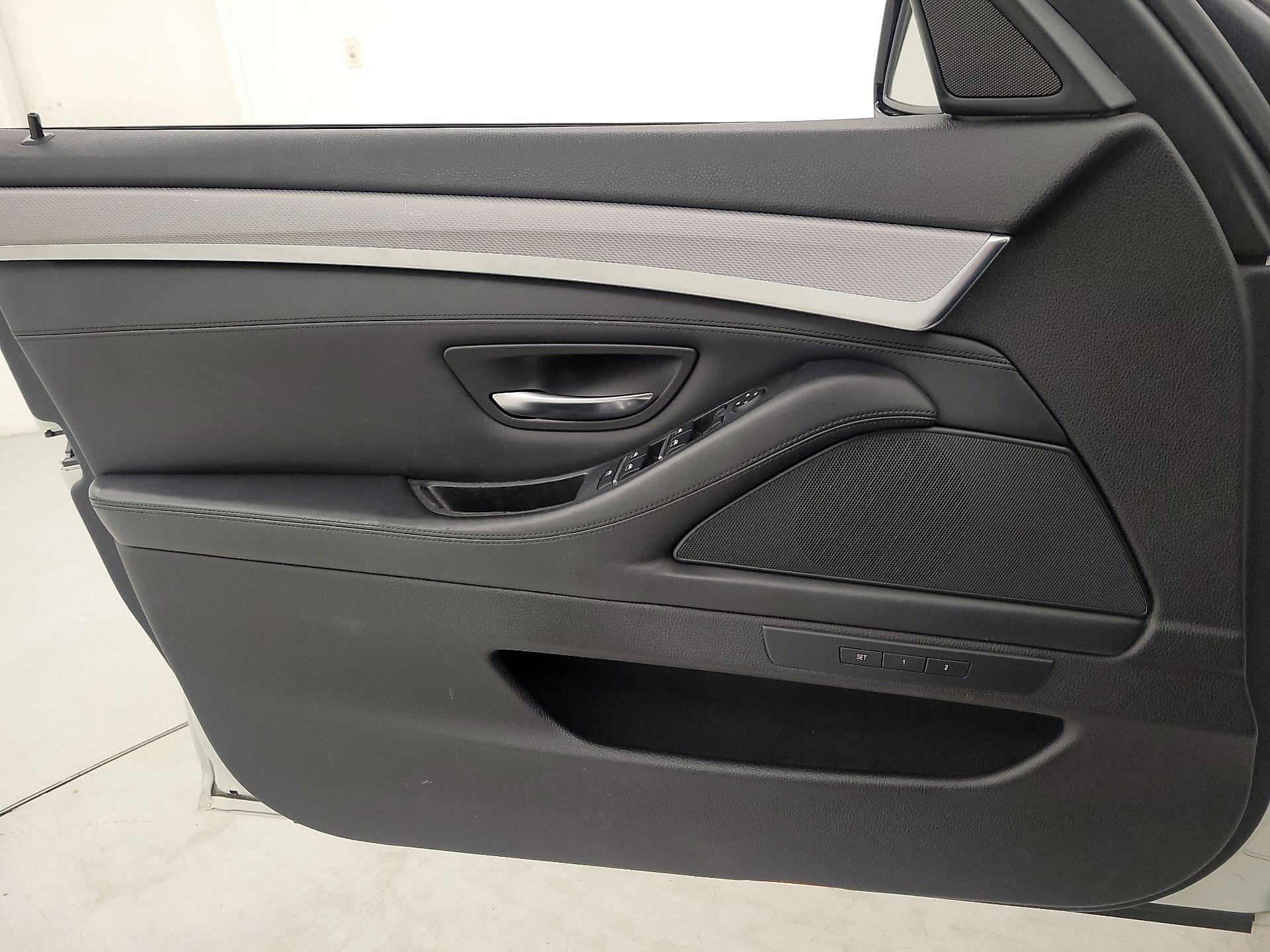 Thumbnail: 2015 BMW 5 Series - 12