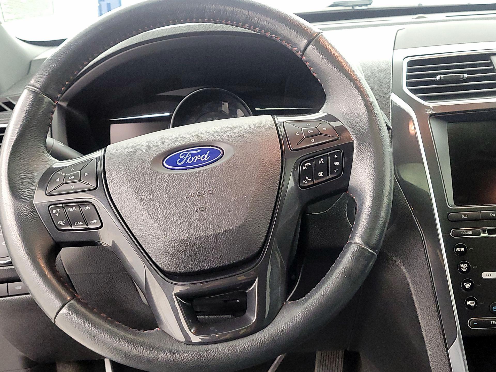 Thumbnail: 2017 Ford Explorer - 10