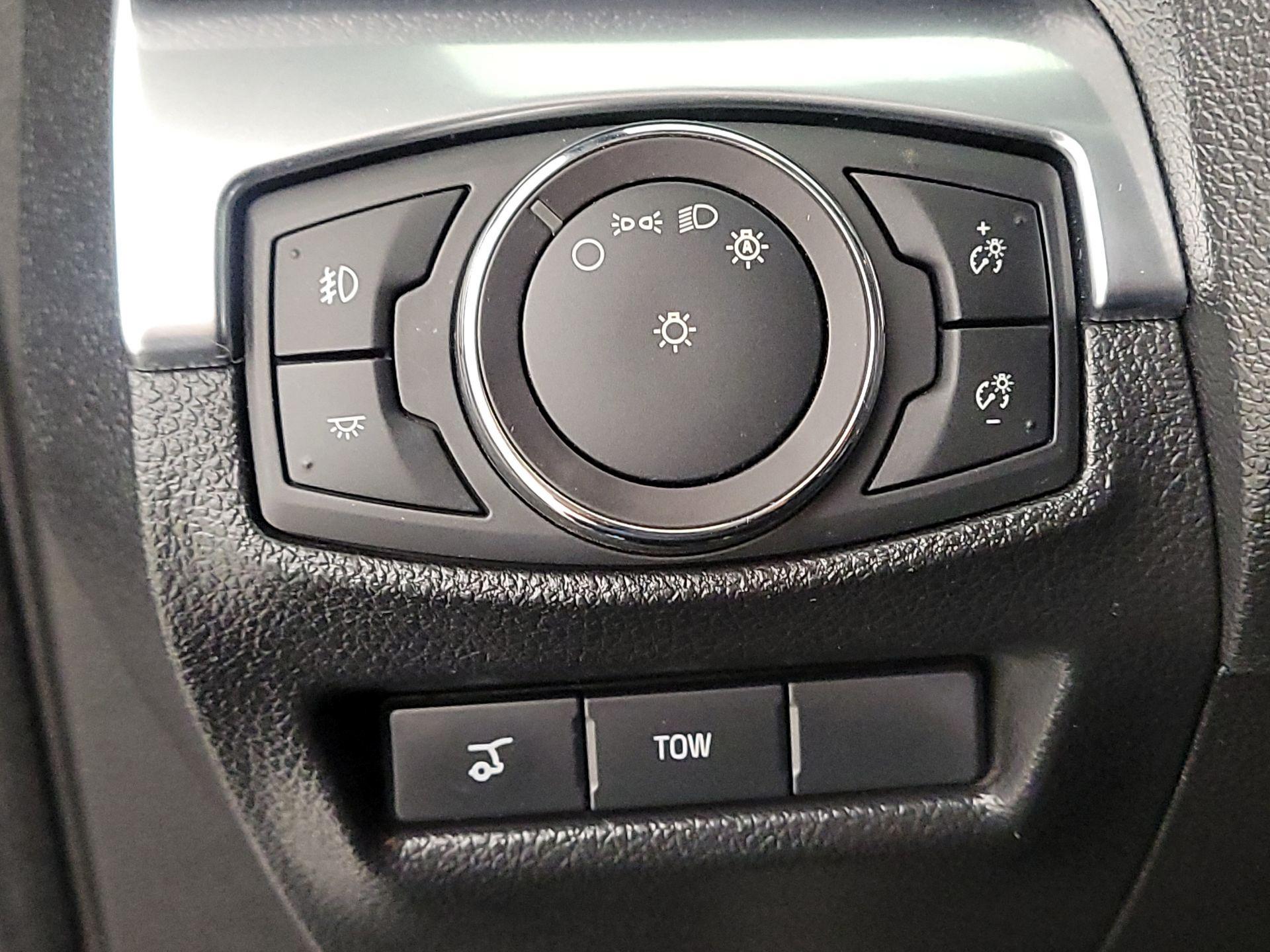 Thumbnail: 2017 Ford Explorer - 13
