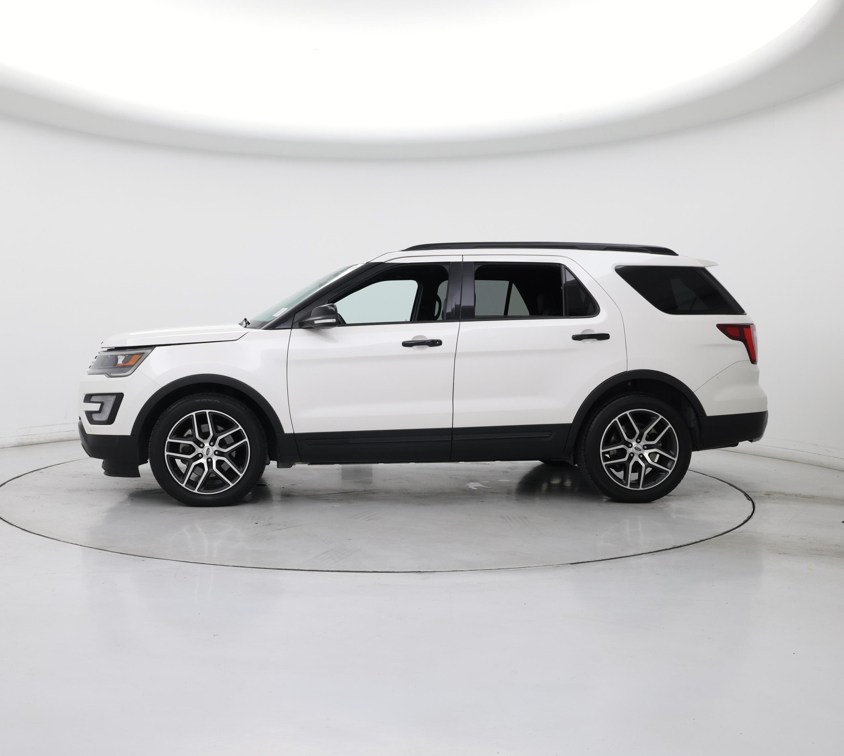 Thumbnail: 2017 Ford Explorer - 3