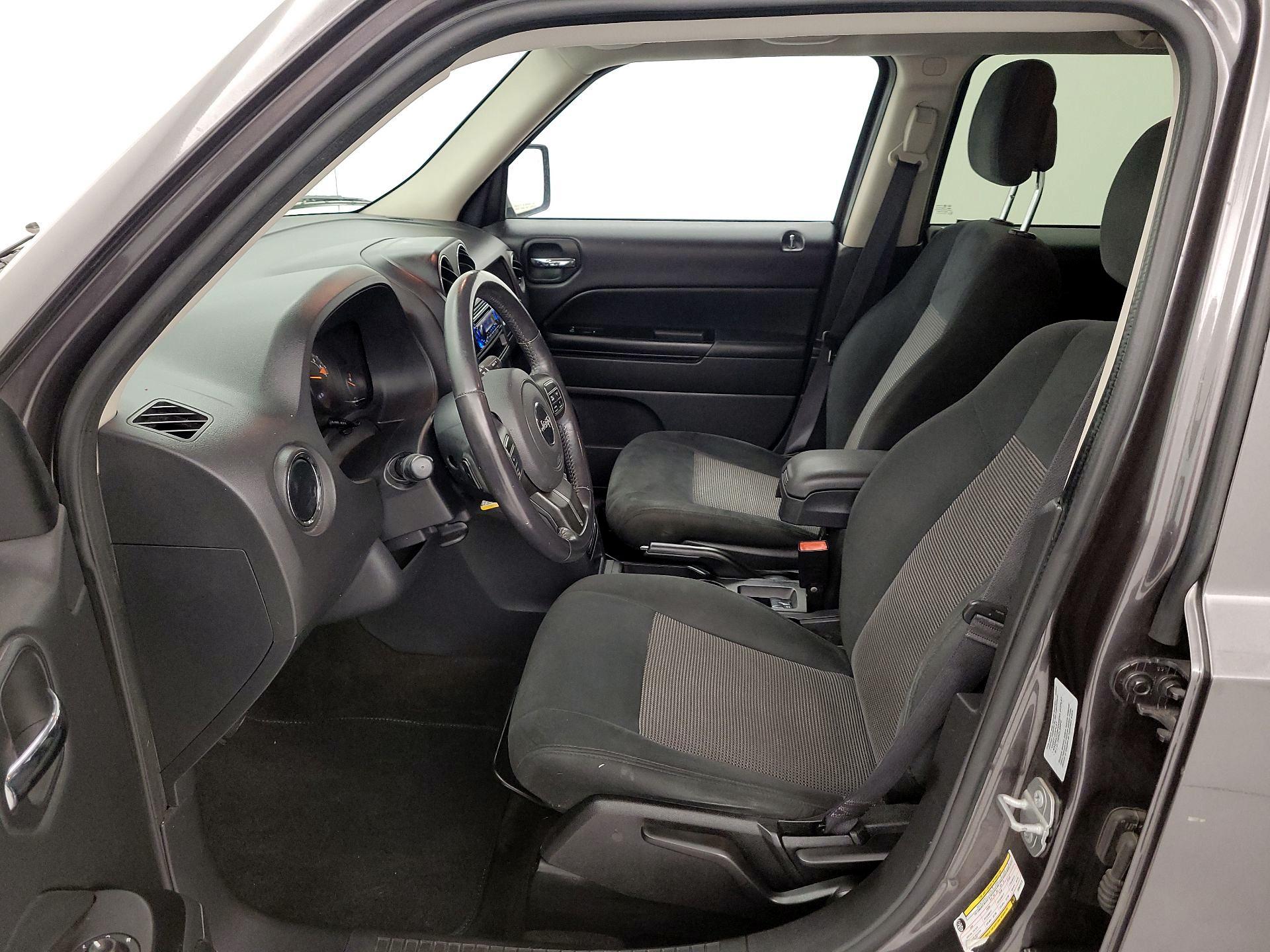 Thumbnail: 2016 Jeep Patriot - 11