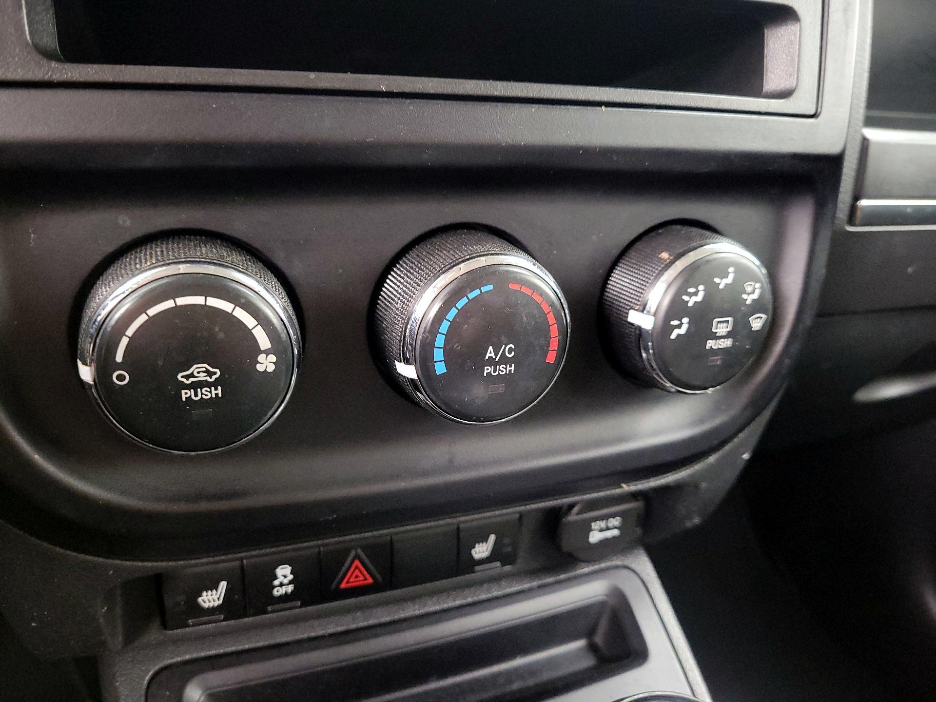 Thumbnail: 2016 Jeep Patriot - 14