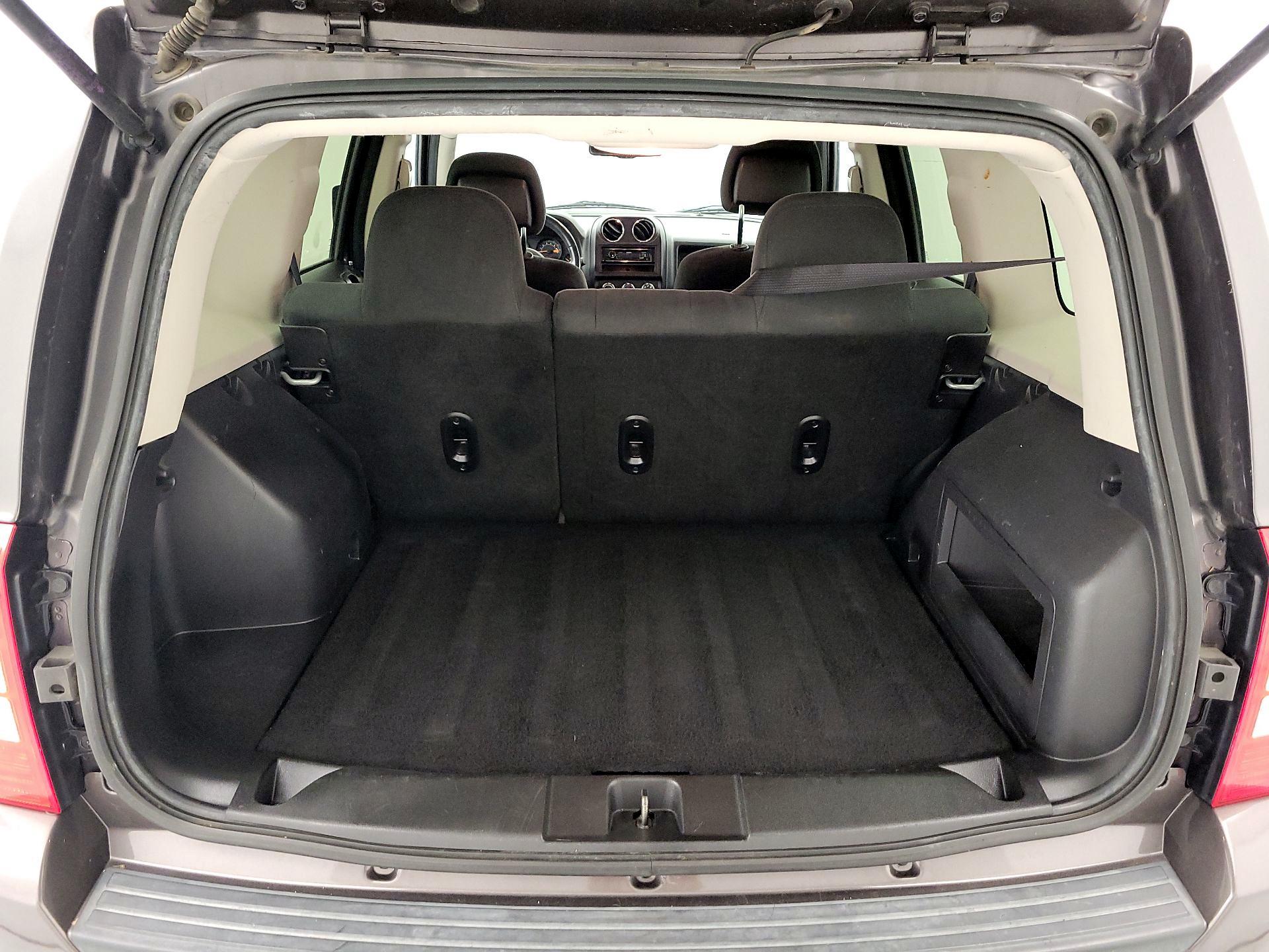 Thumbnail: 2016 Jeep Patriot - 18