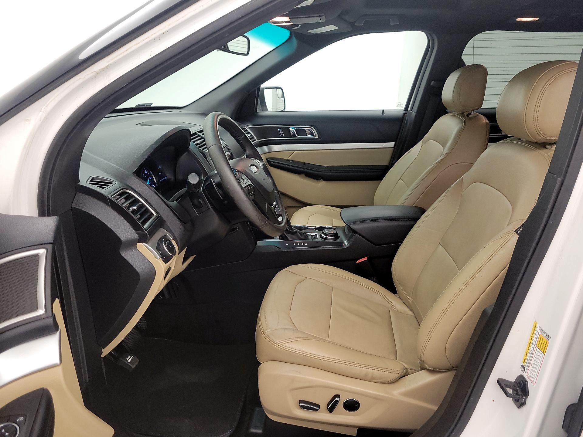 Thumbnail: 2016 Ford Explorer - 11