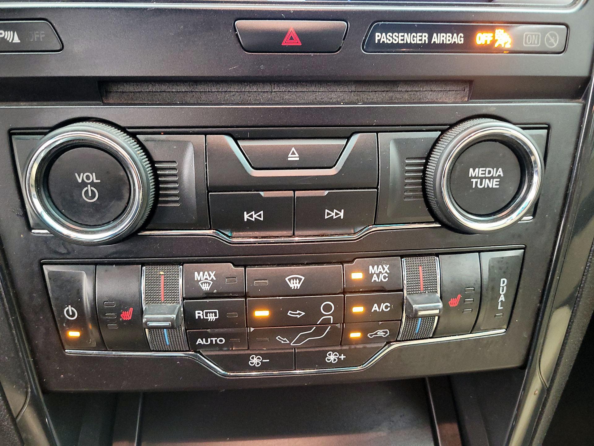 Thumbnail: 2016 Ford Explorer - 17