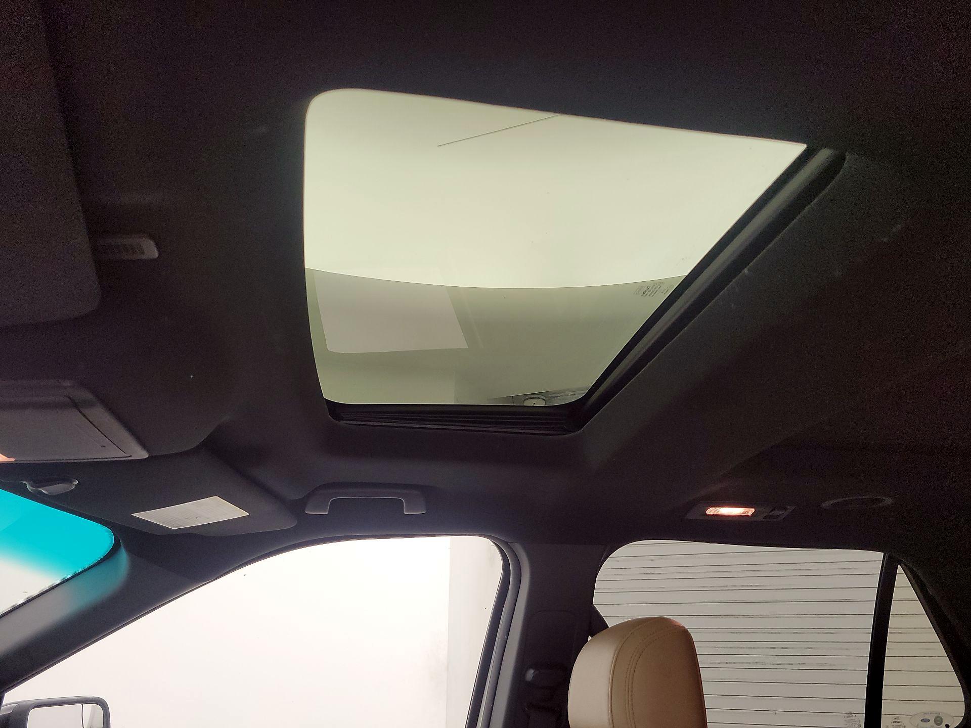 Thumbnail: 2016 Ford Explorer - 20