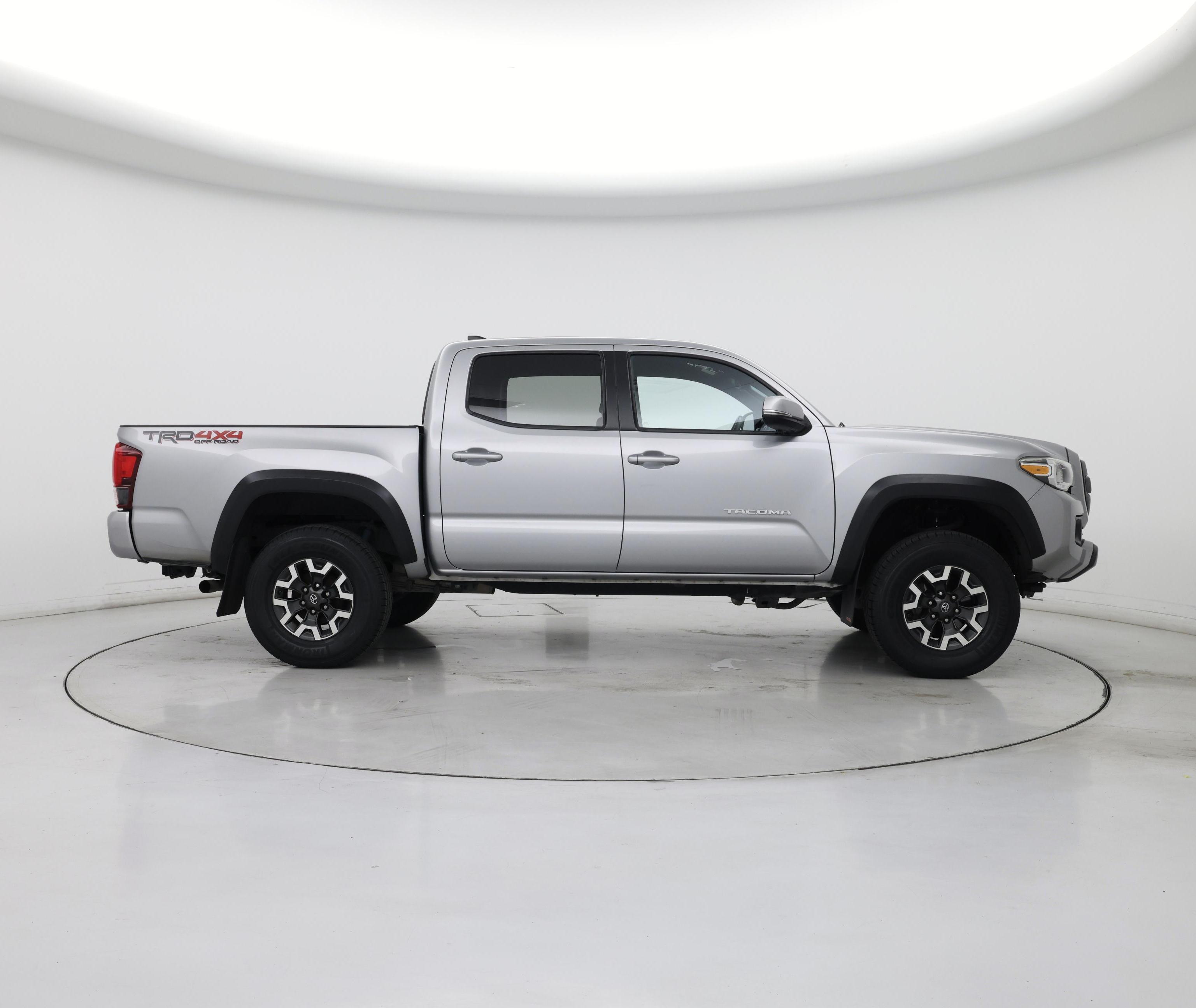 Thumbnail: 2019 Toyota Tacoma - 7