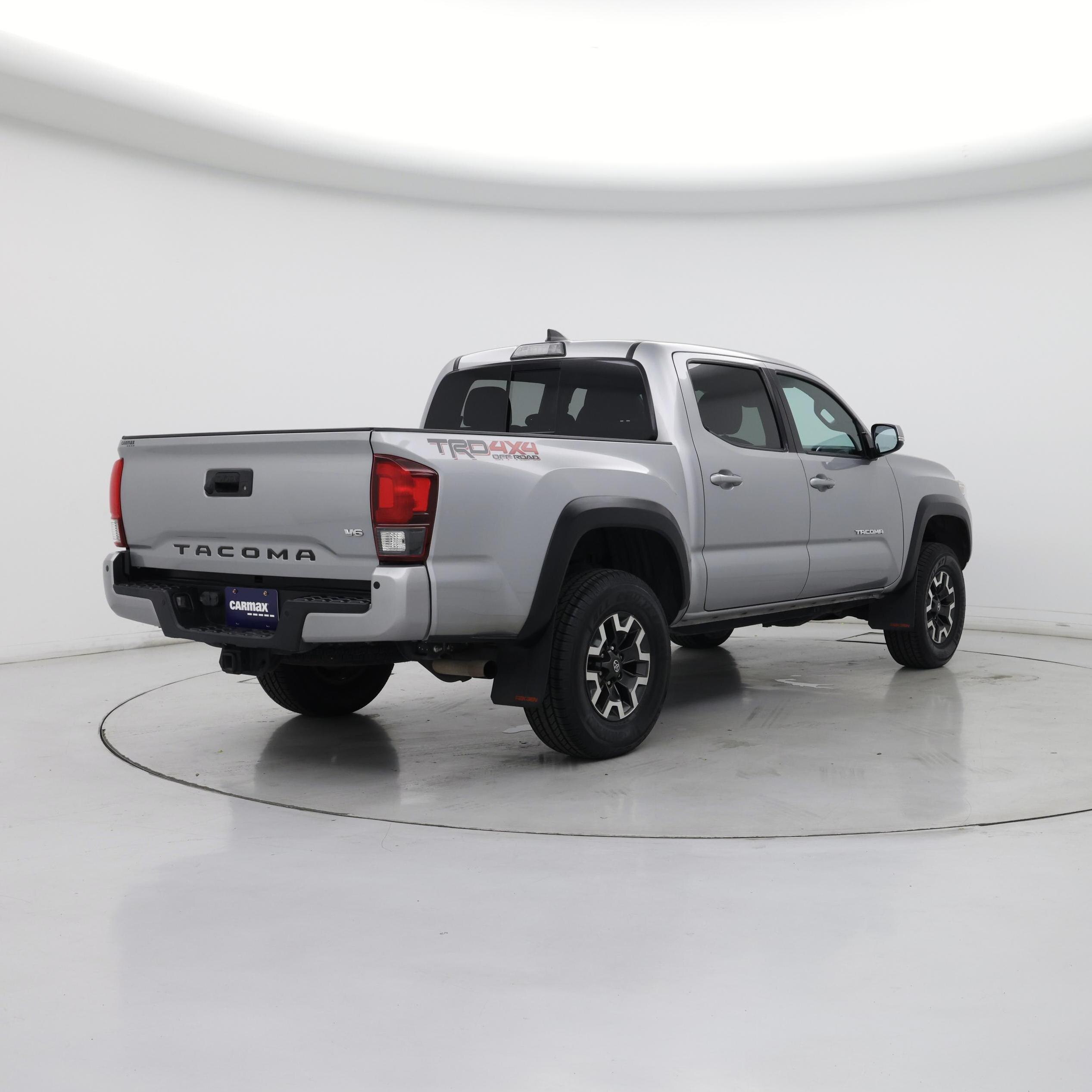 Thumbnail: 2019 Toyota Tacoma - 8