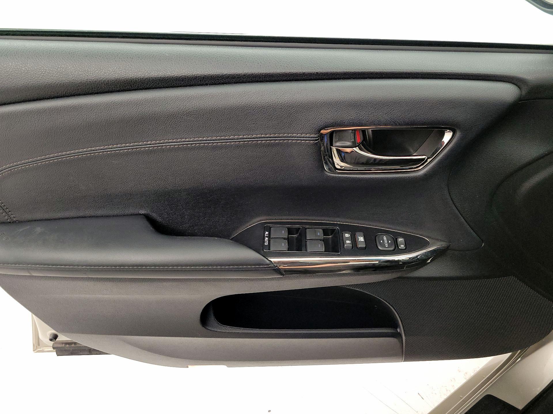 Thumbnail: 2015 Toyota Avalon - 12