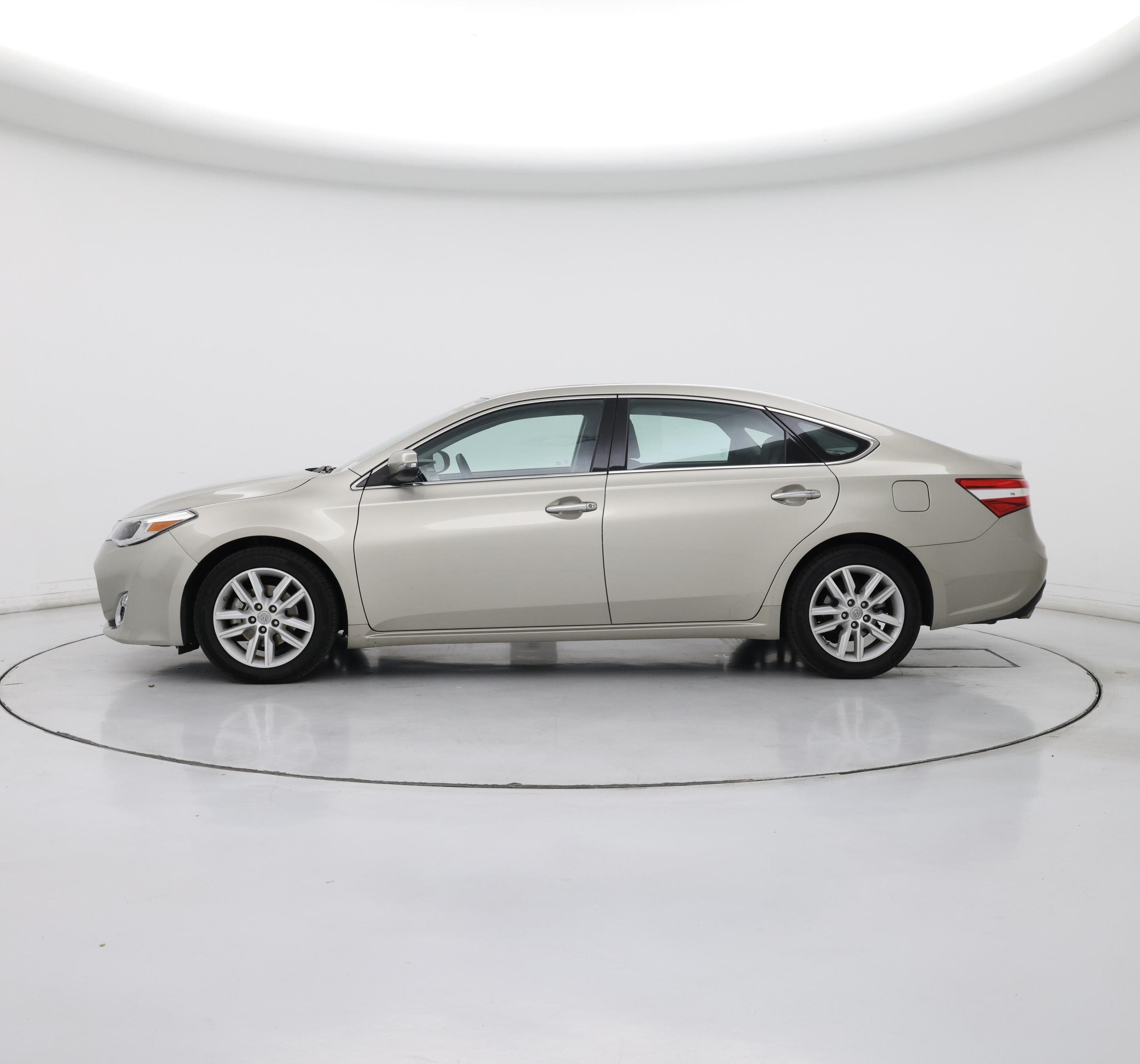 Thumbnail: 2015 Toyota Avalon - 3