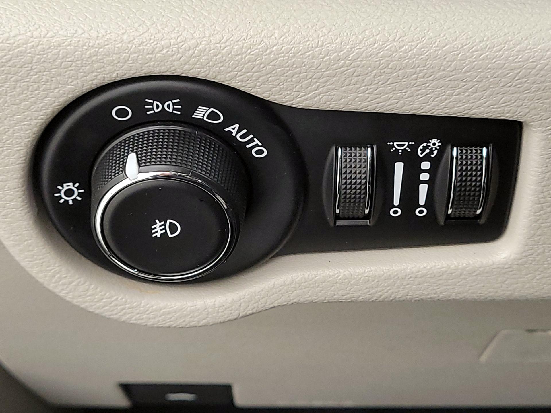 Thumbnail: 2019 Chrysler Pacifica - 13