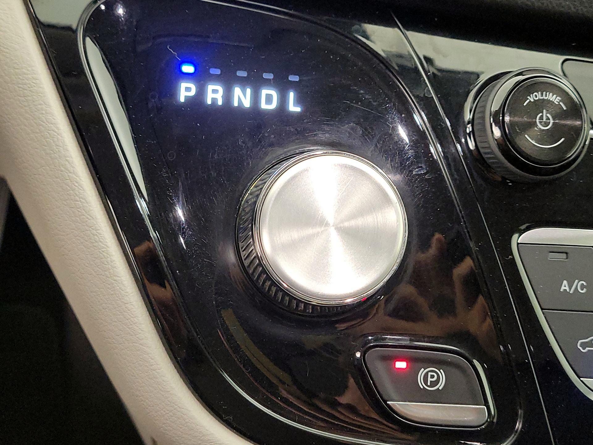 Thumbnail: 2019 Chrysler Pacifica - 17